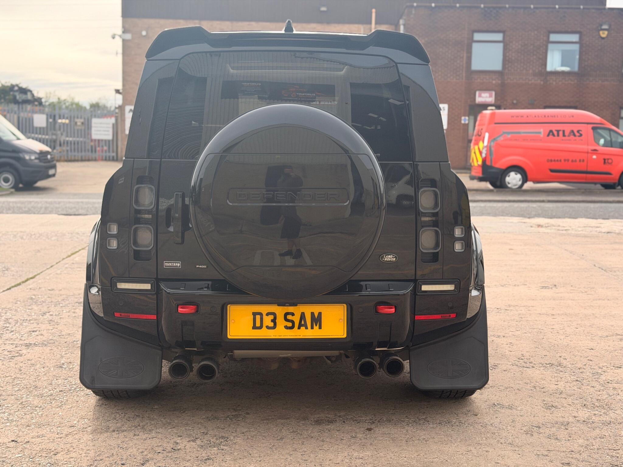 Land Rover Defender view 15