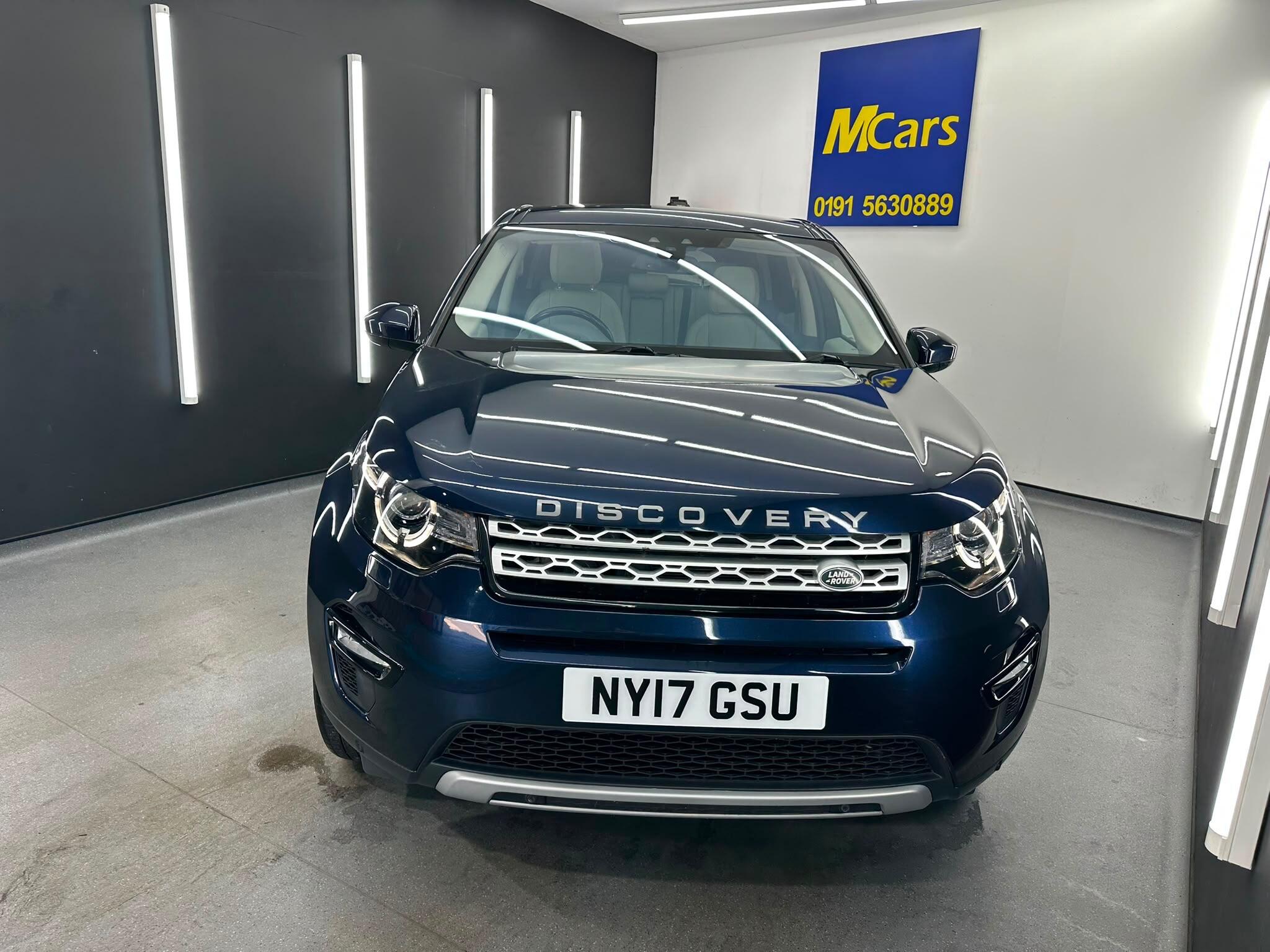 Land Rover Discovery Sport view 8
