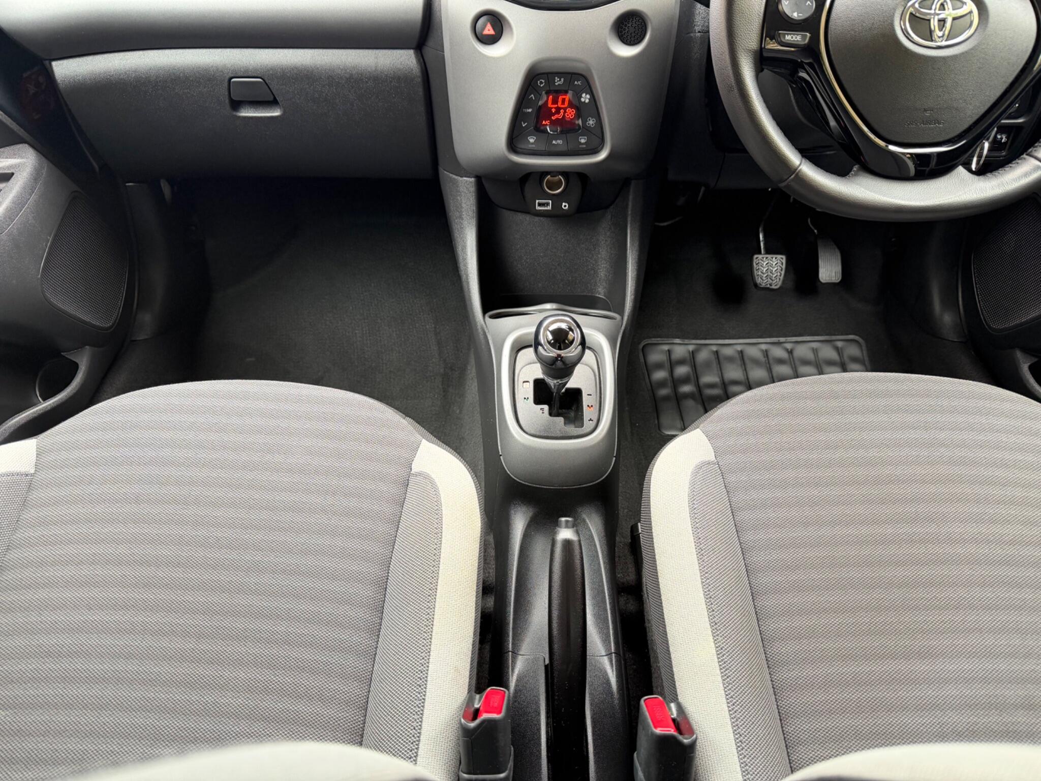Toyota Aygo view 16
