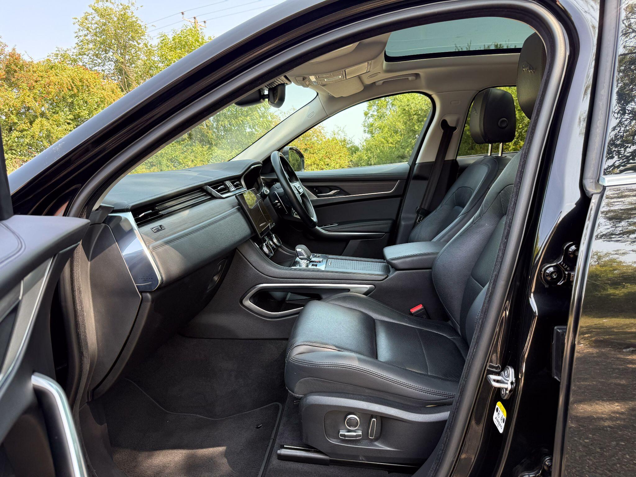 Jaguar F-Pace view 3