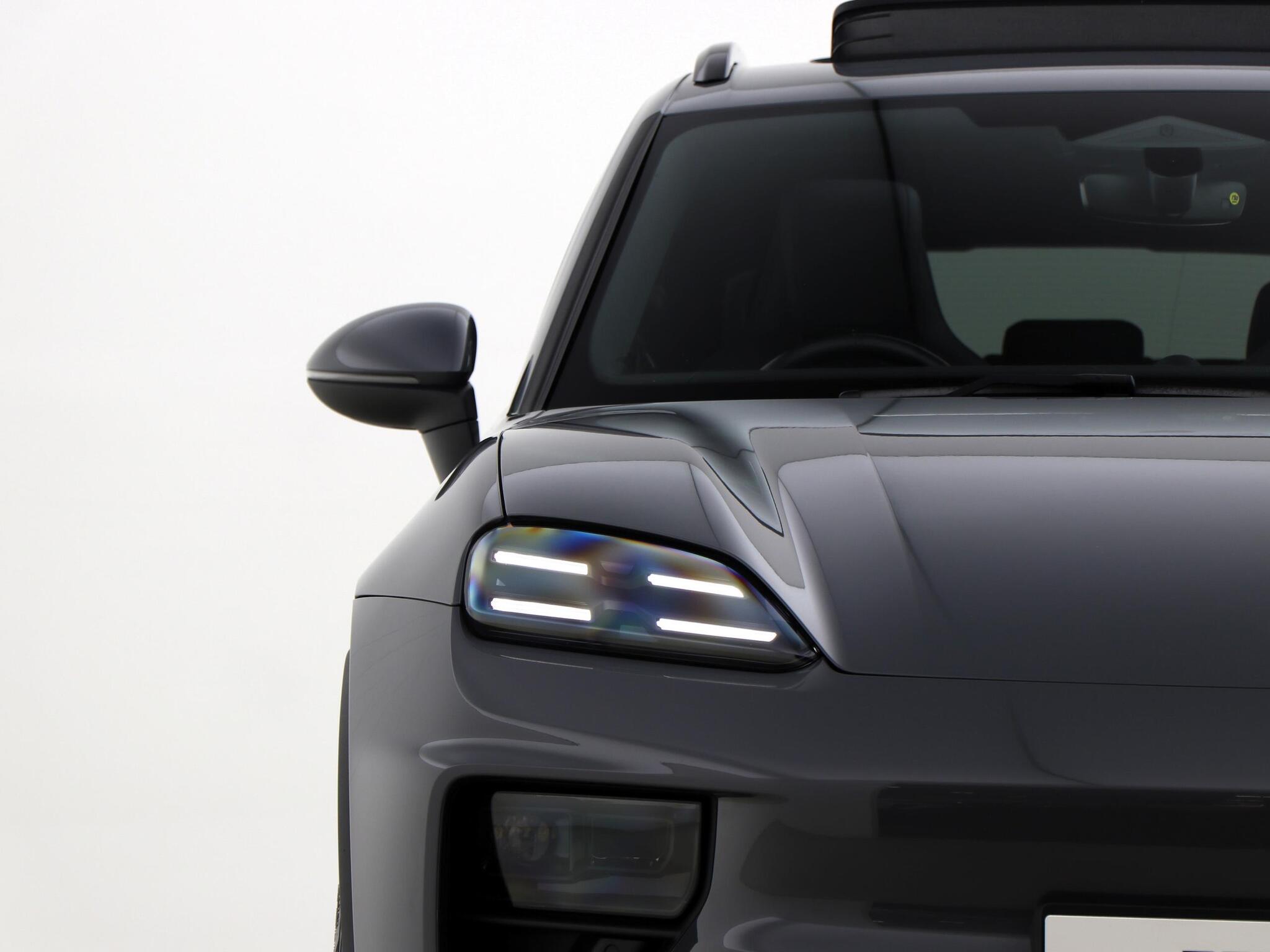 Porsche Macan view 9