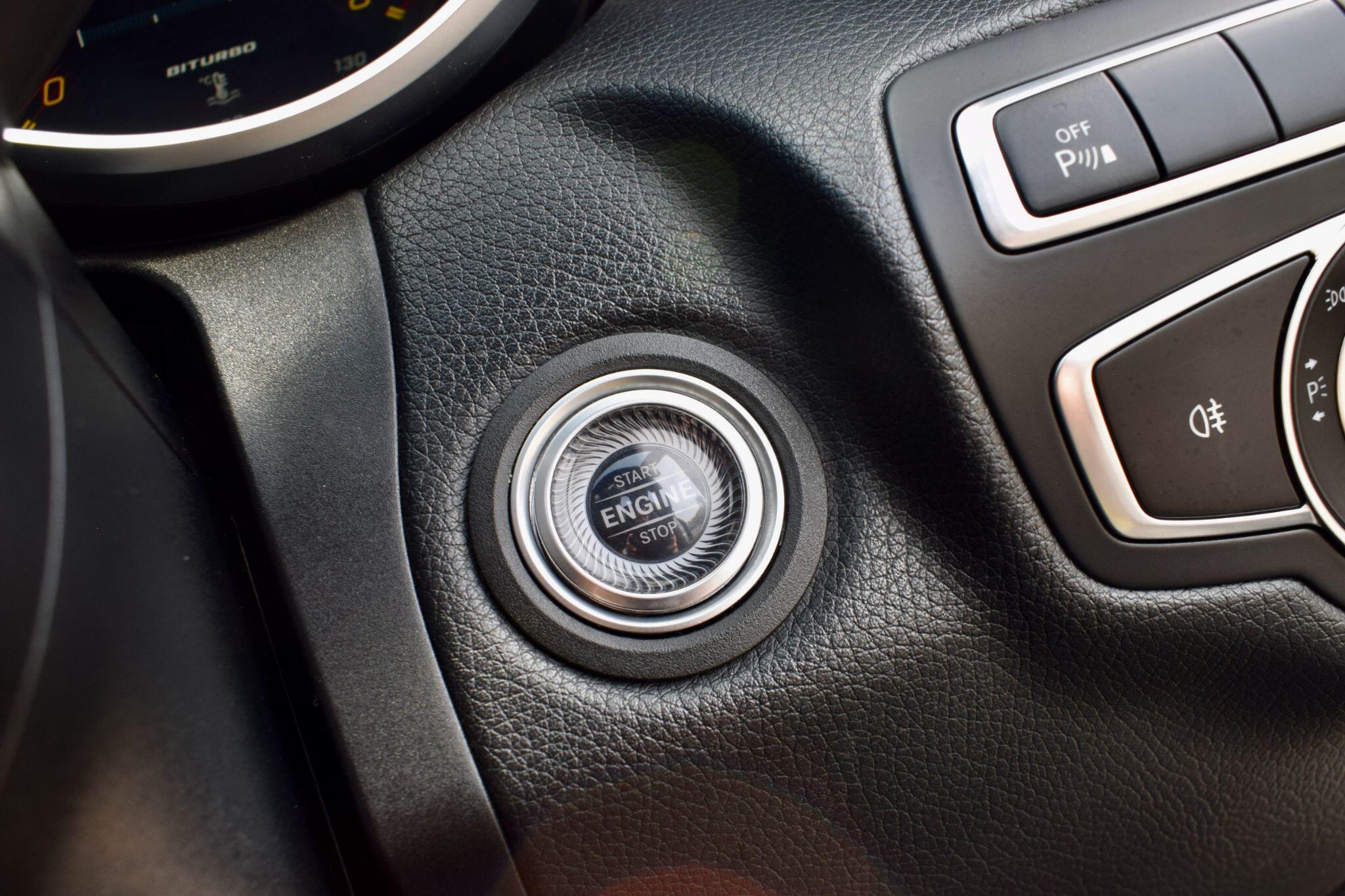 Mercedes-Benz C-Class view 17