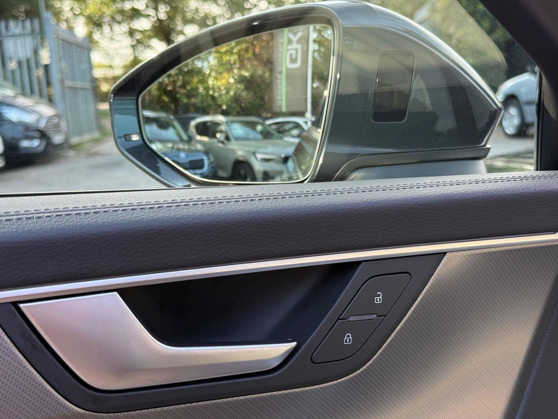 Audi A6 view 24