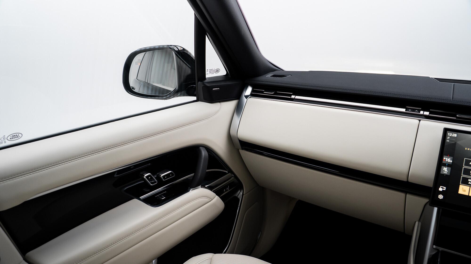 Land Rover Range Rover view 31