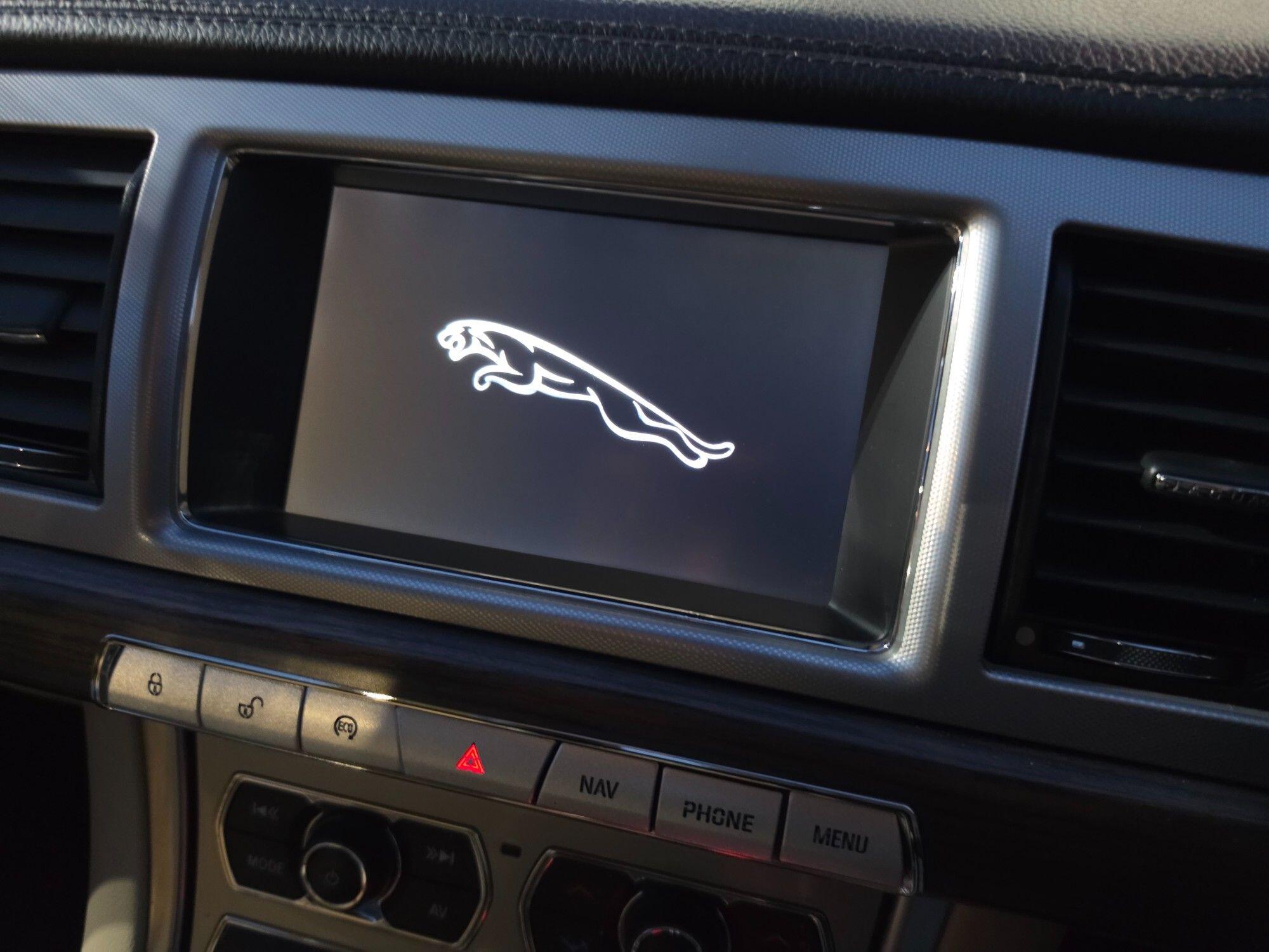 Jaguar XF view 63