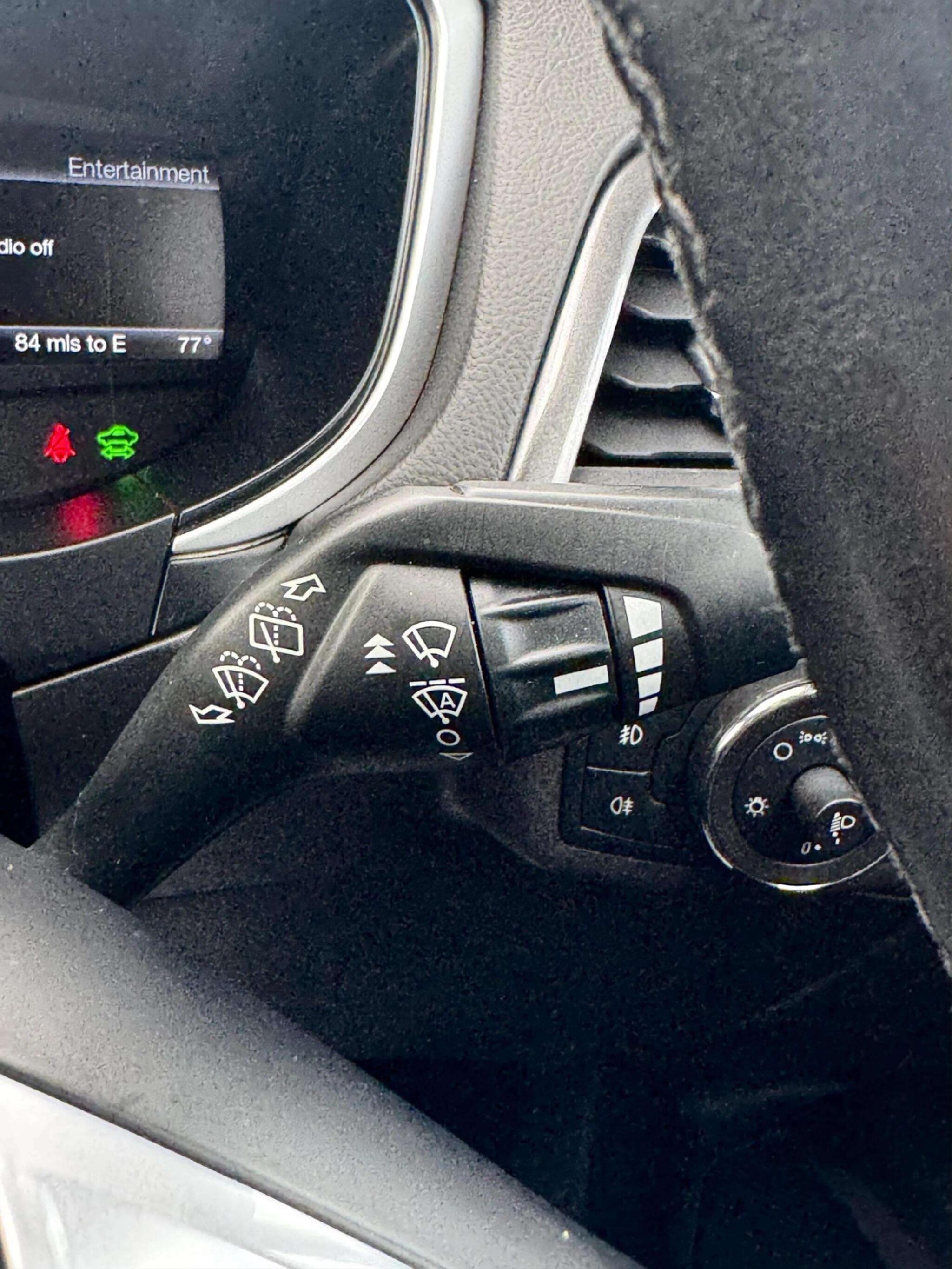 Ford Mondeo view 37