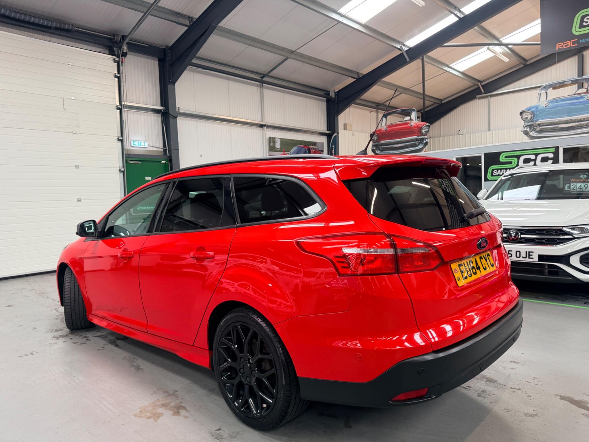 Ford Focus view 8