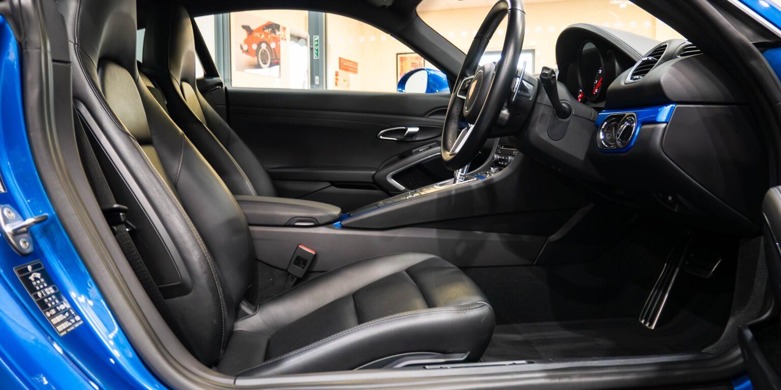 Porsche Cayman view 14
