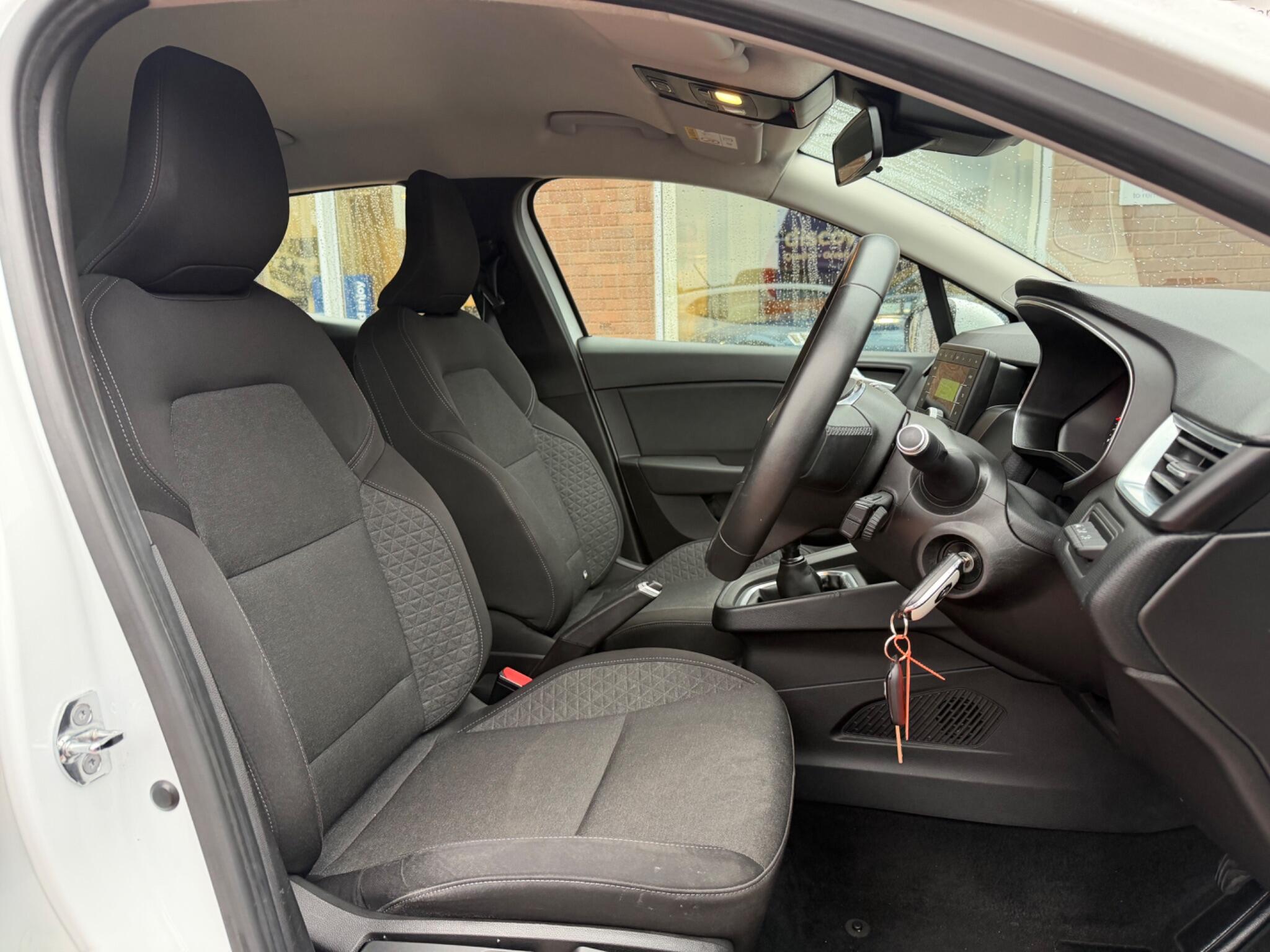 Renault Clio view 61