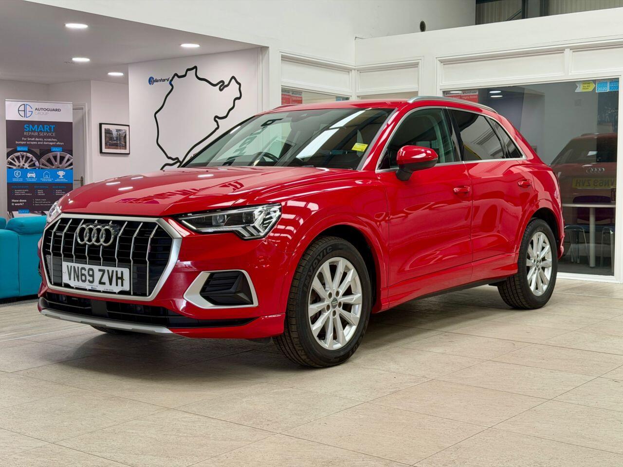 Audi Q3 view 5