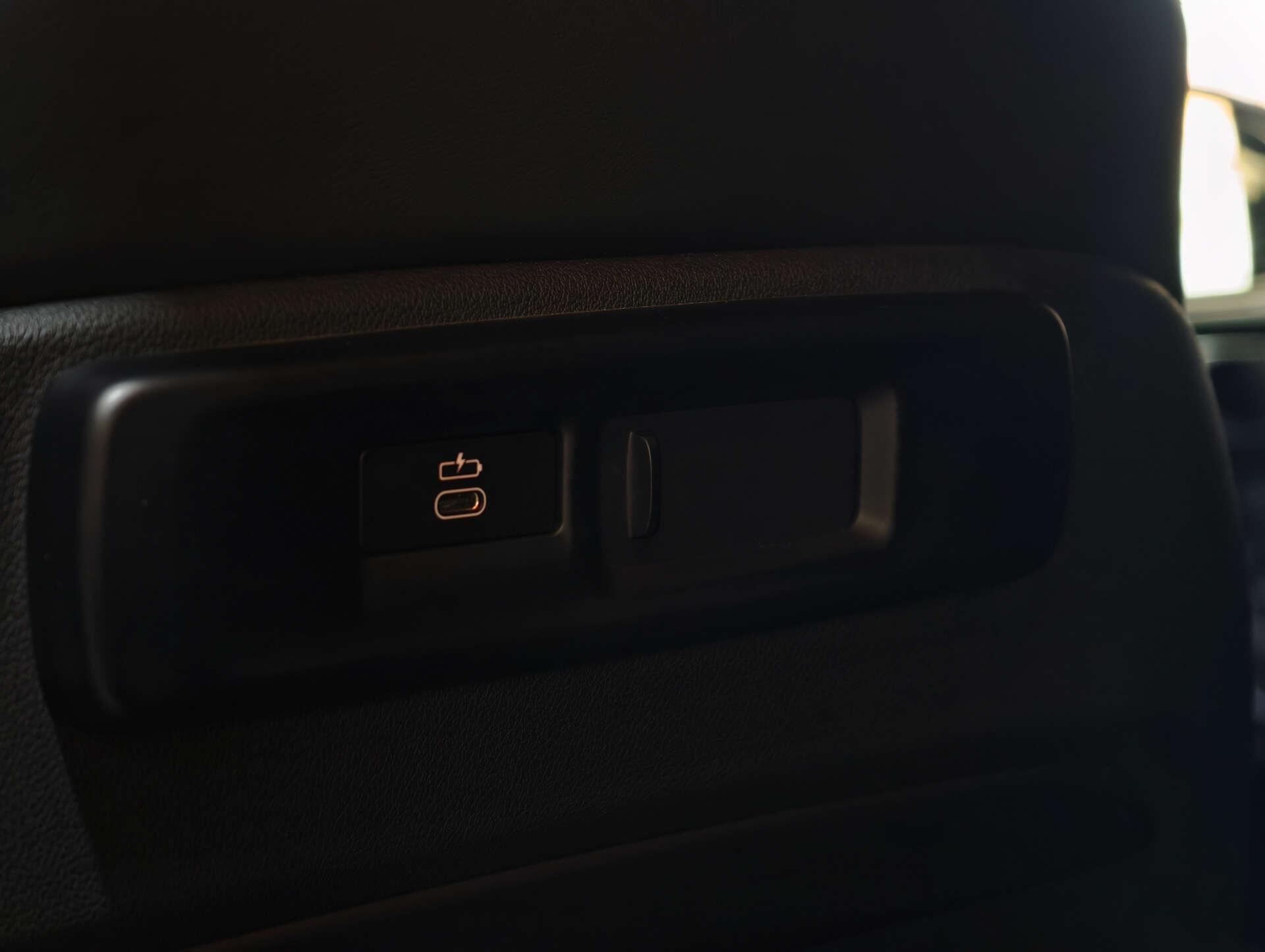 BMW X7 view 32