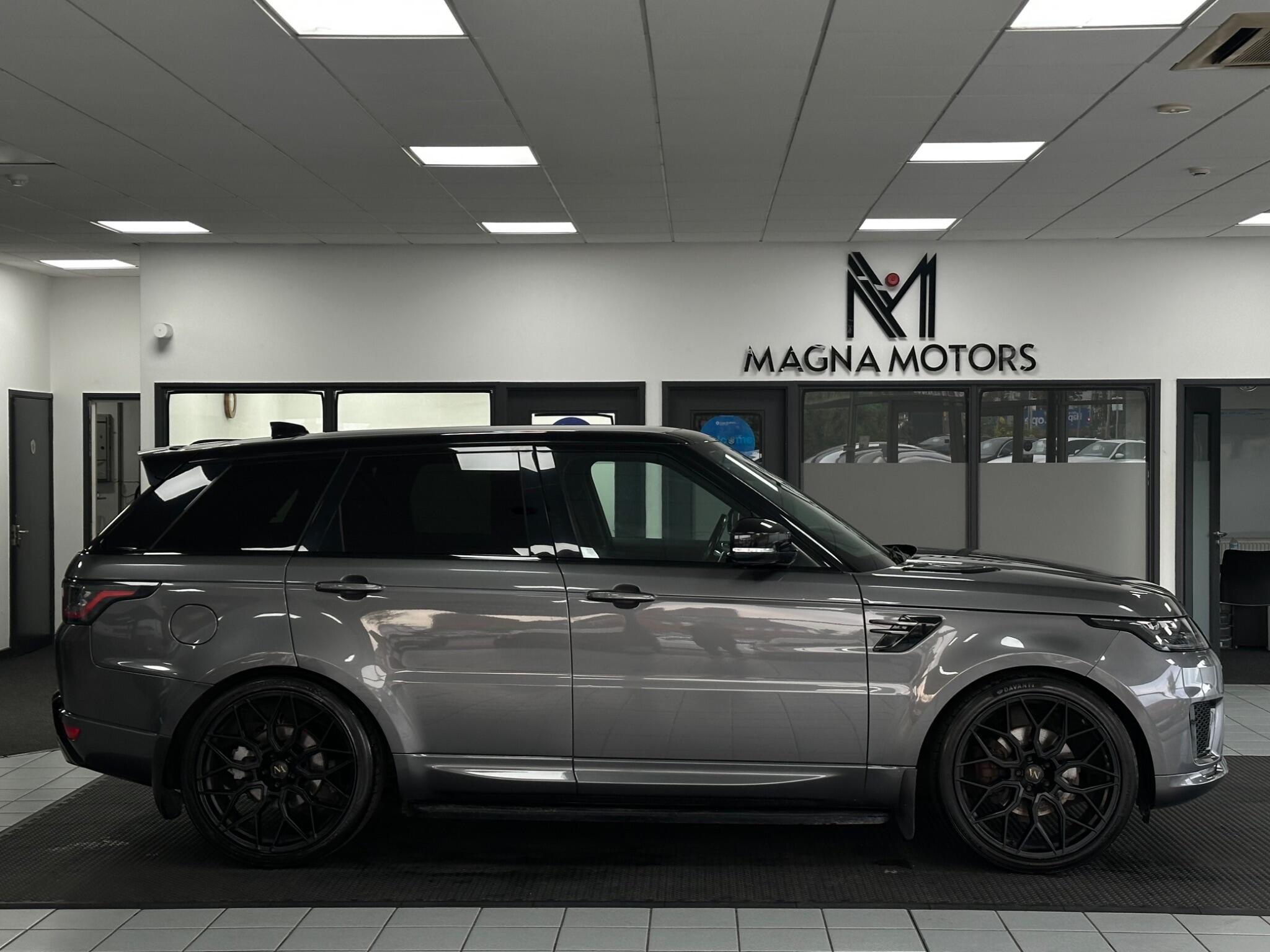 Land Rover Range Rover Sport view 4