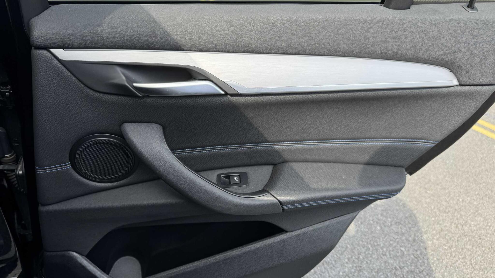 BMW X1 view 11