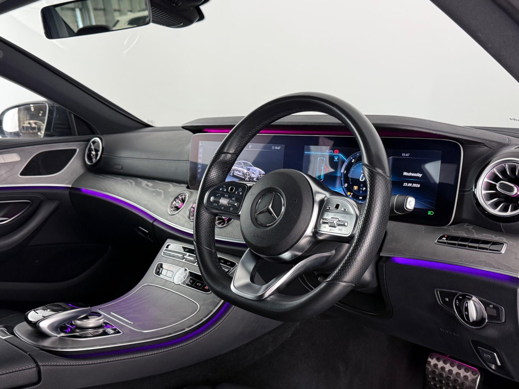 Mercedes-Benz CLS view 3