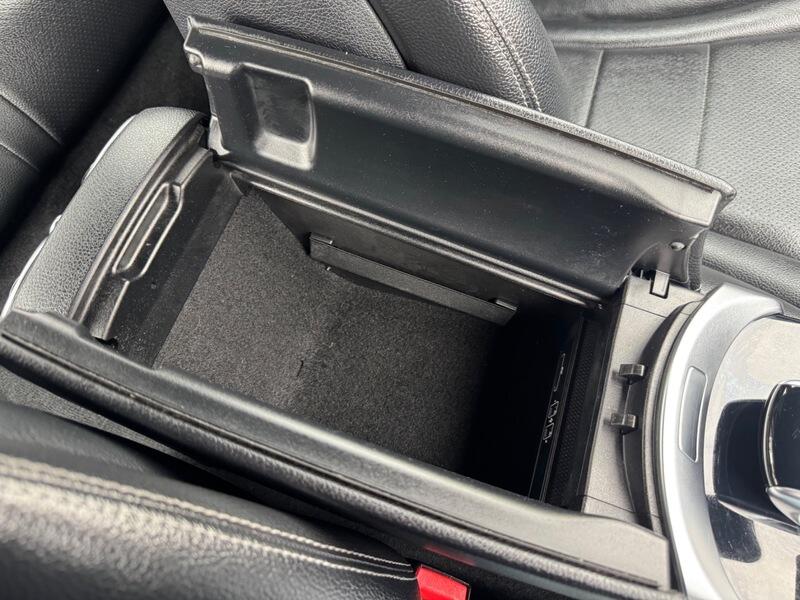 Mercedes-Benz C Class view 40