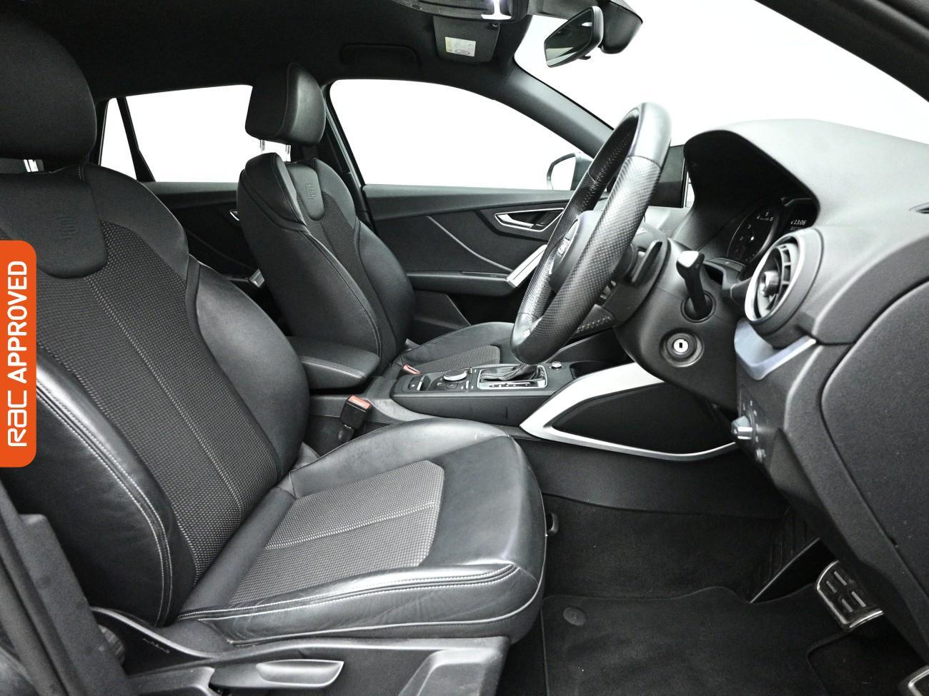 Audi Q2 view 12