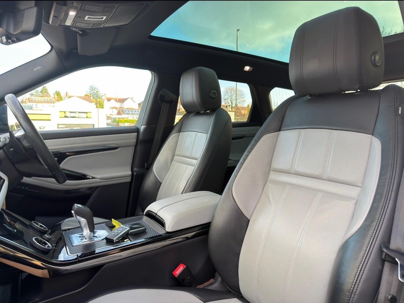 2019 Land Rover Range Rover Evoque 2.0 P250 MHEV First Edition Auto 4WD Euro 6 (s/s) 5dr • 59,100 miles image 15