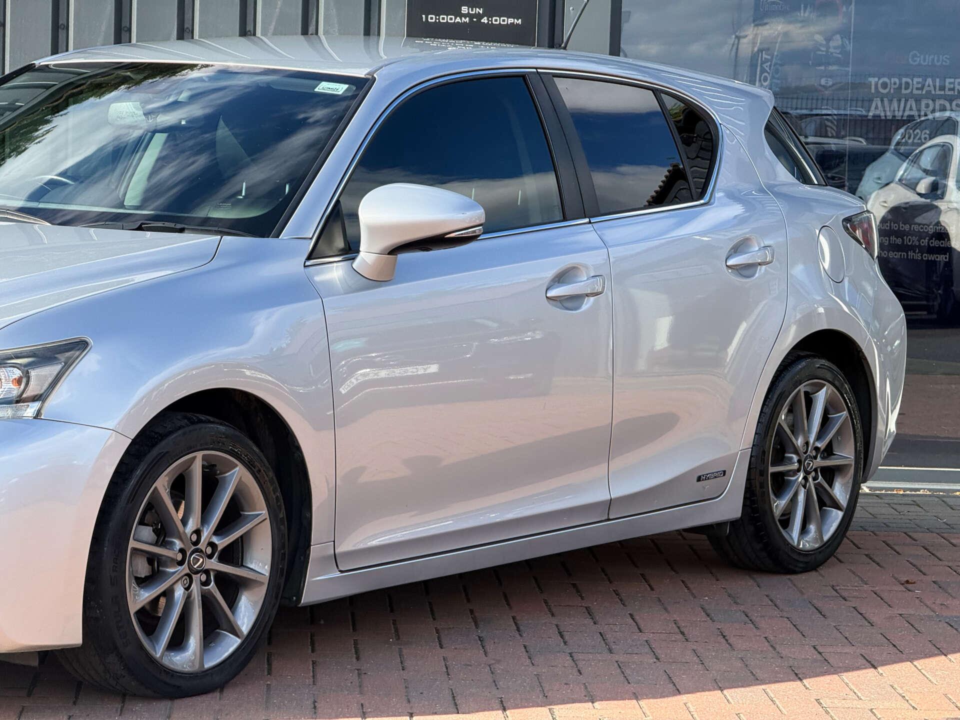 Lexus CT view 3
