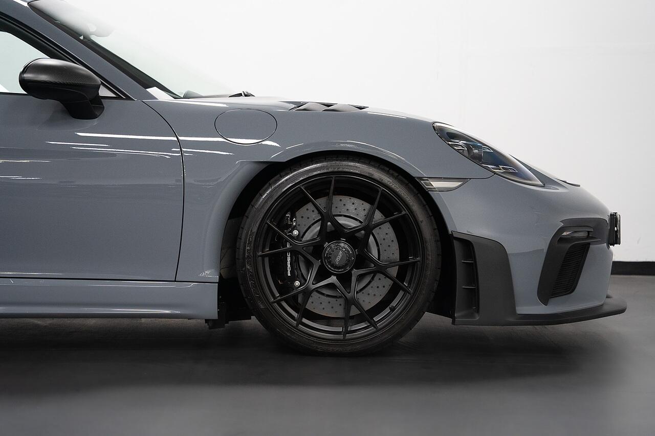 Porsche Cayman view 42