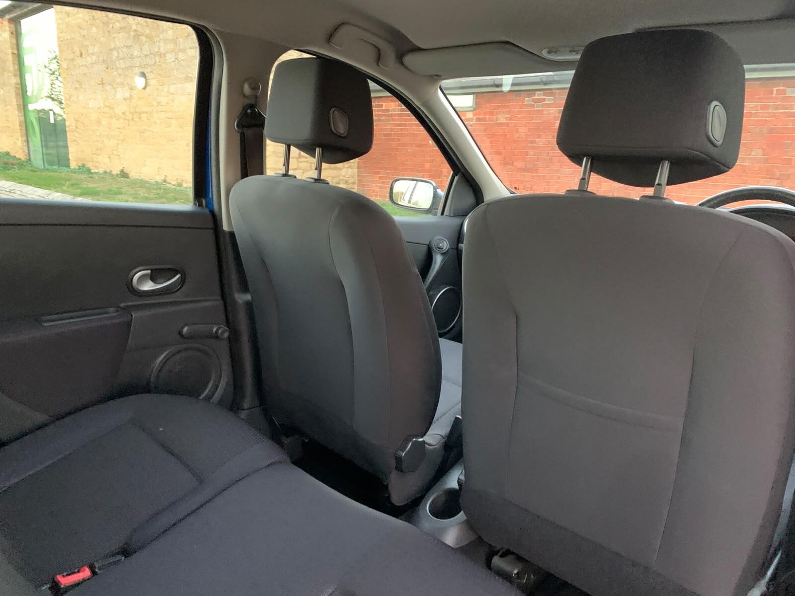 Renault Clio - Image 18