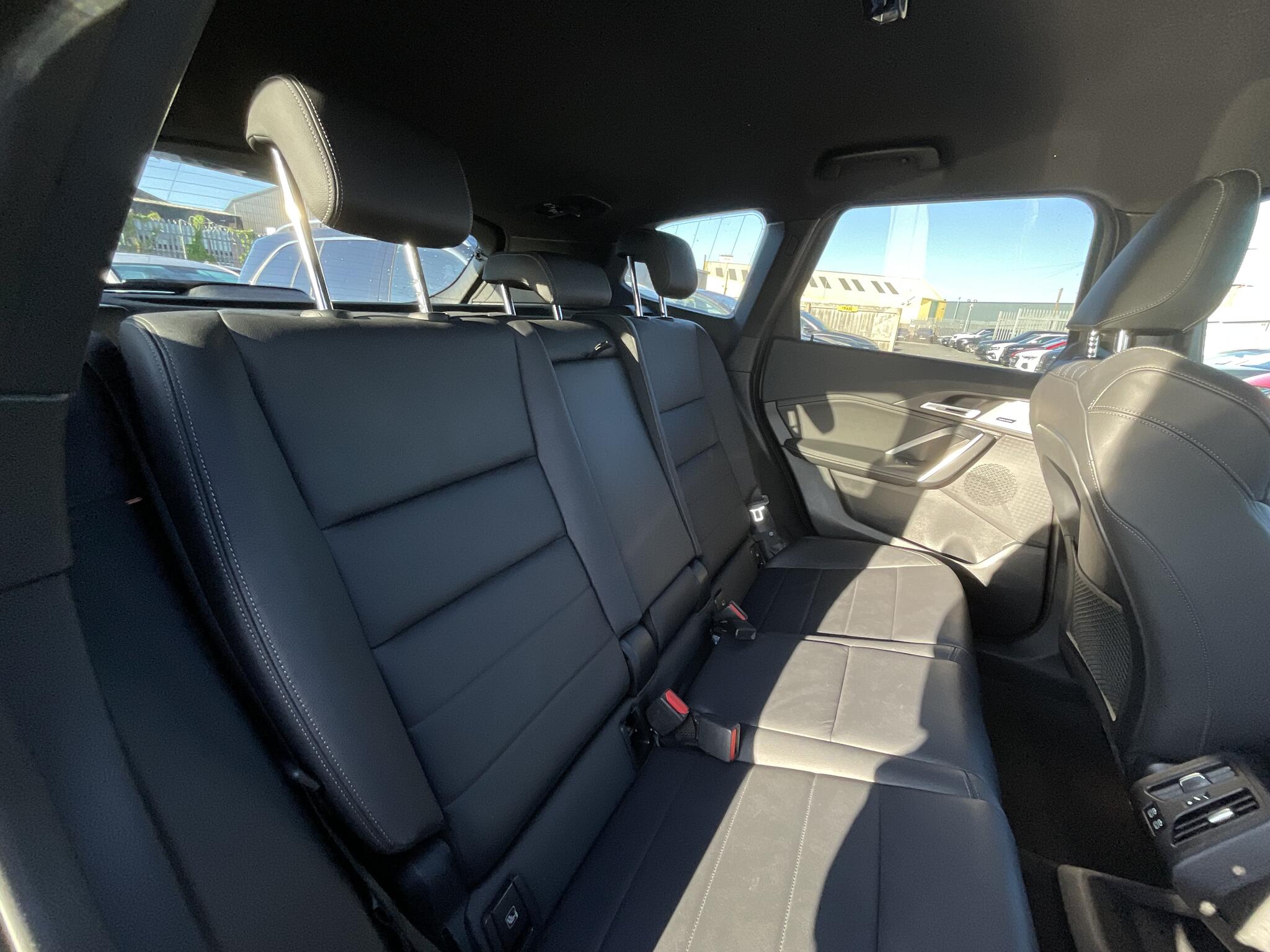 BMW Ix1 view 13