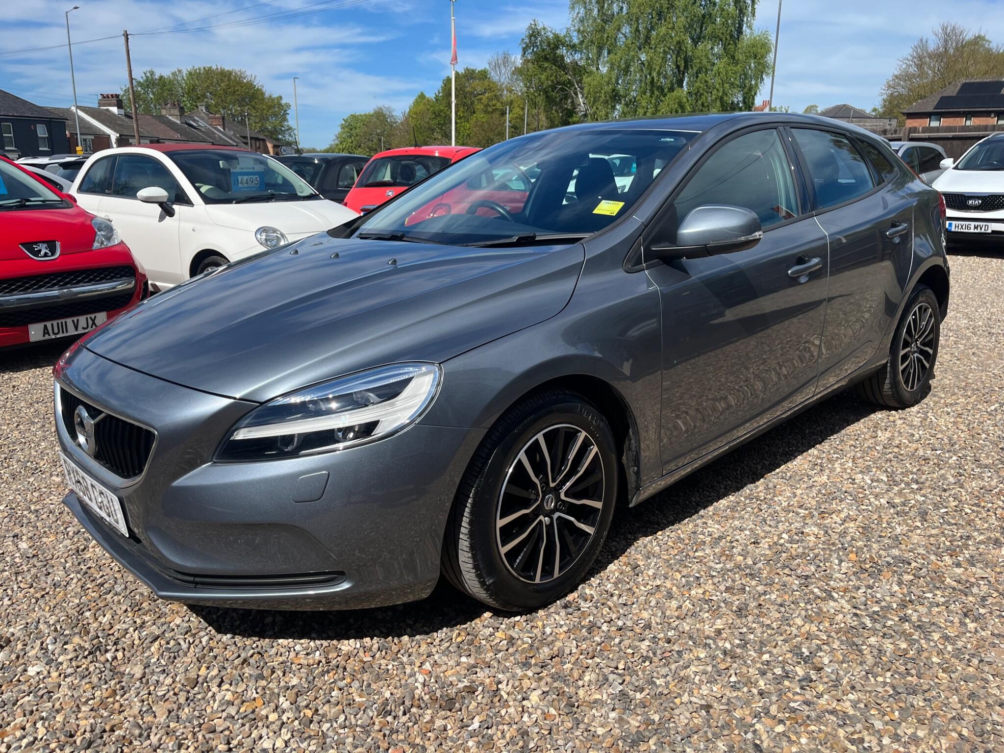 Volvo V40 view 10