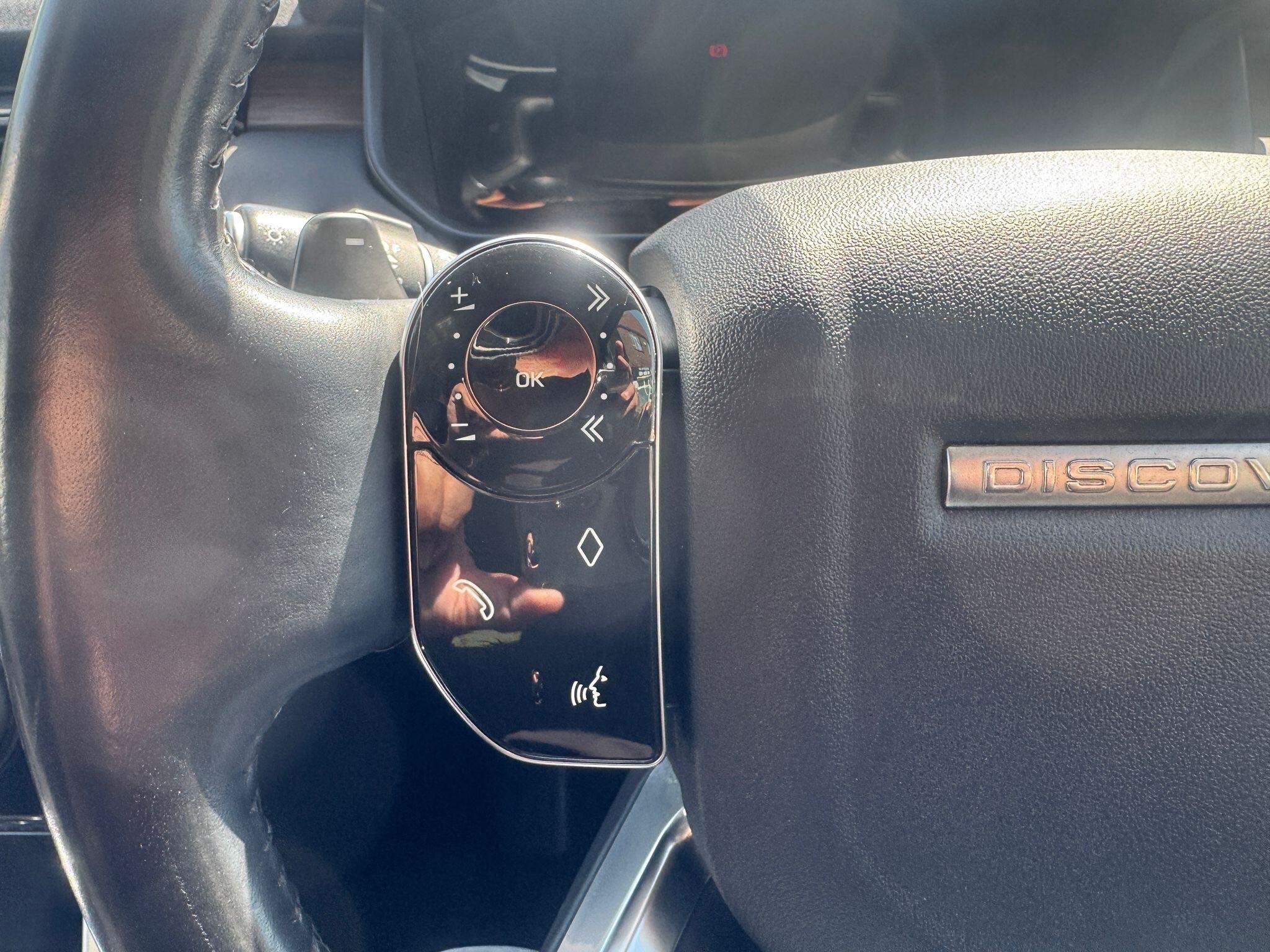 Land Rover Discovery view 17