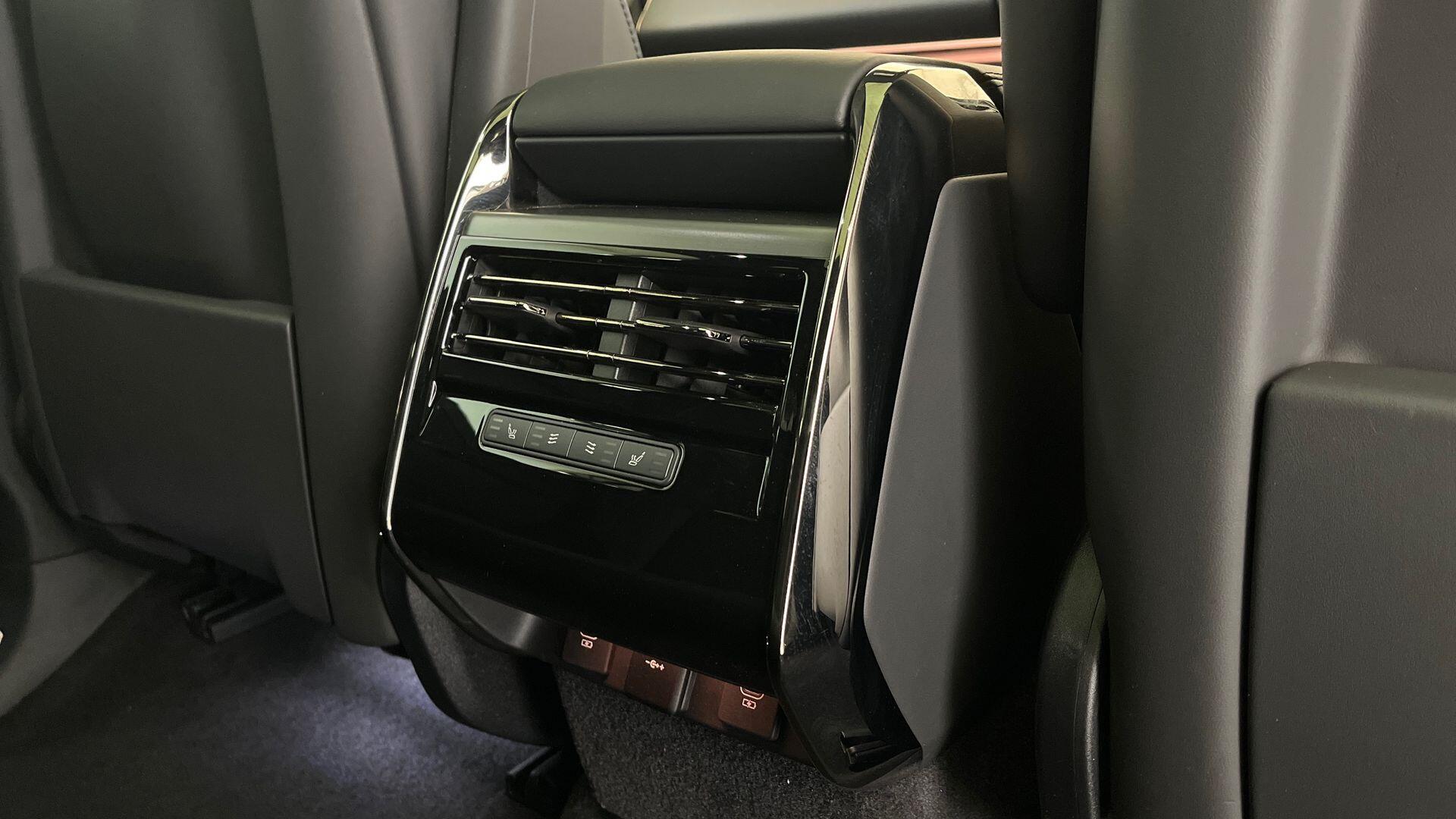 Land Rover Range Rover Sport view 18