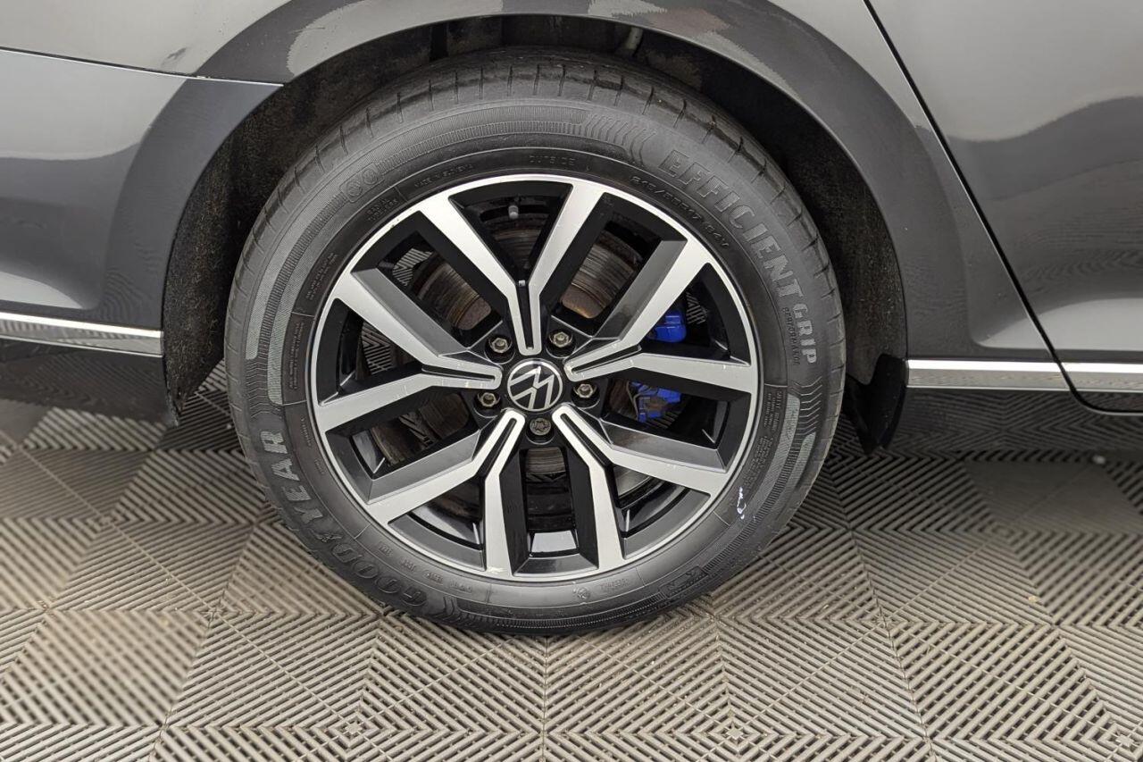 Volkswagen Passat view 54