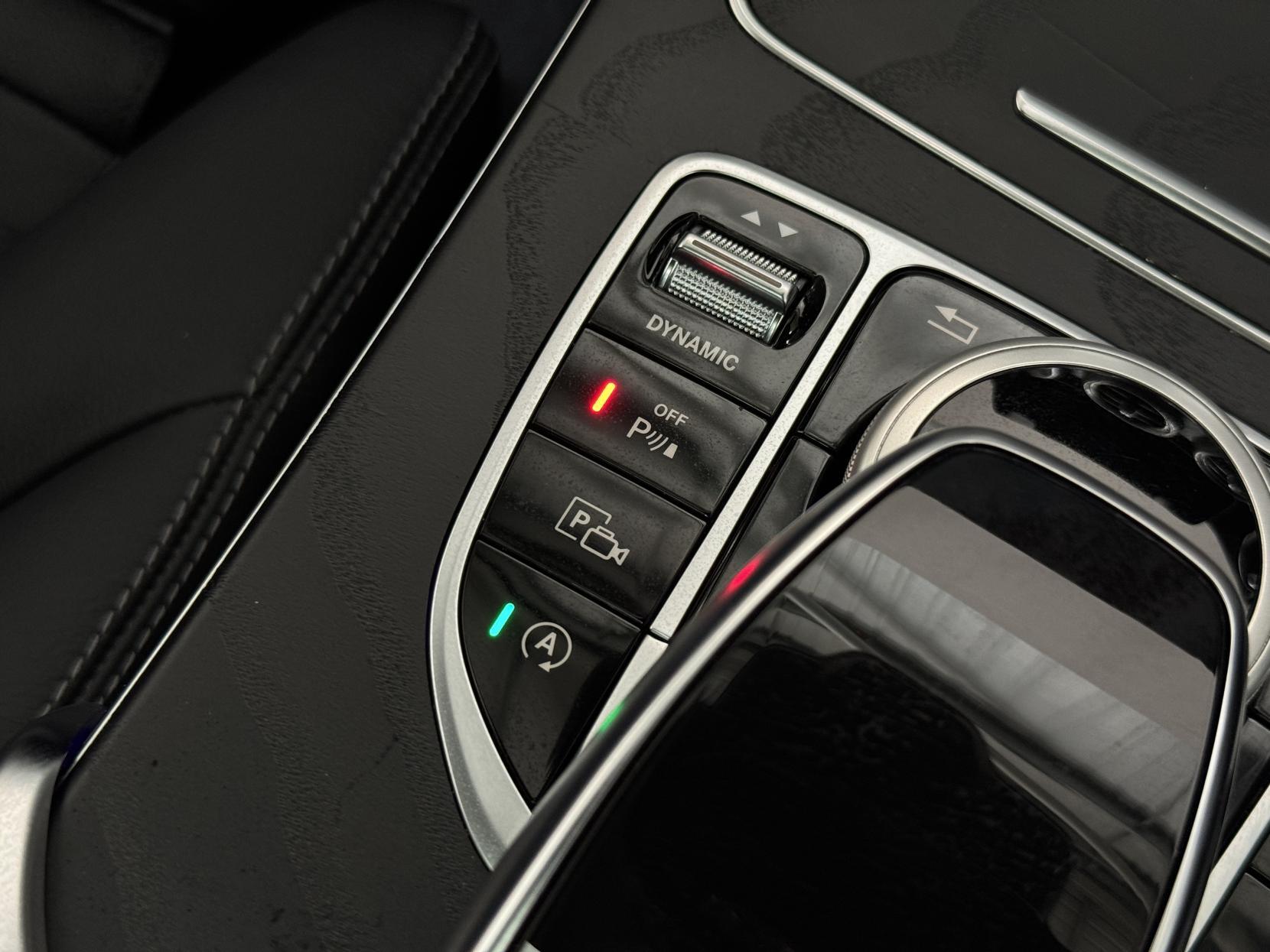 Mercedes-Benz C Class view 40