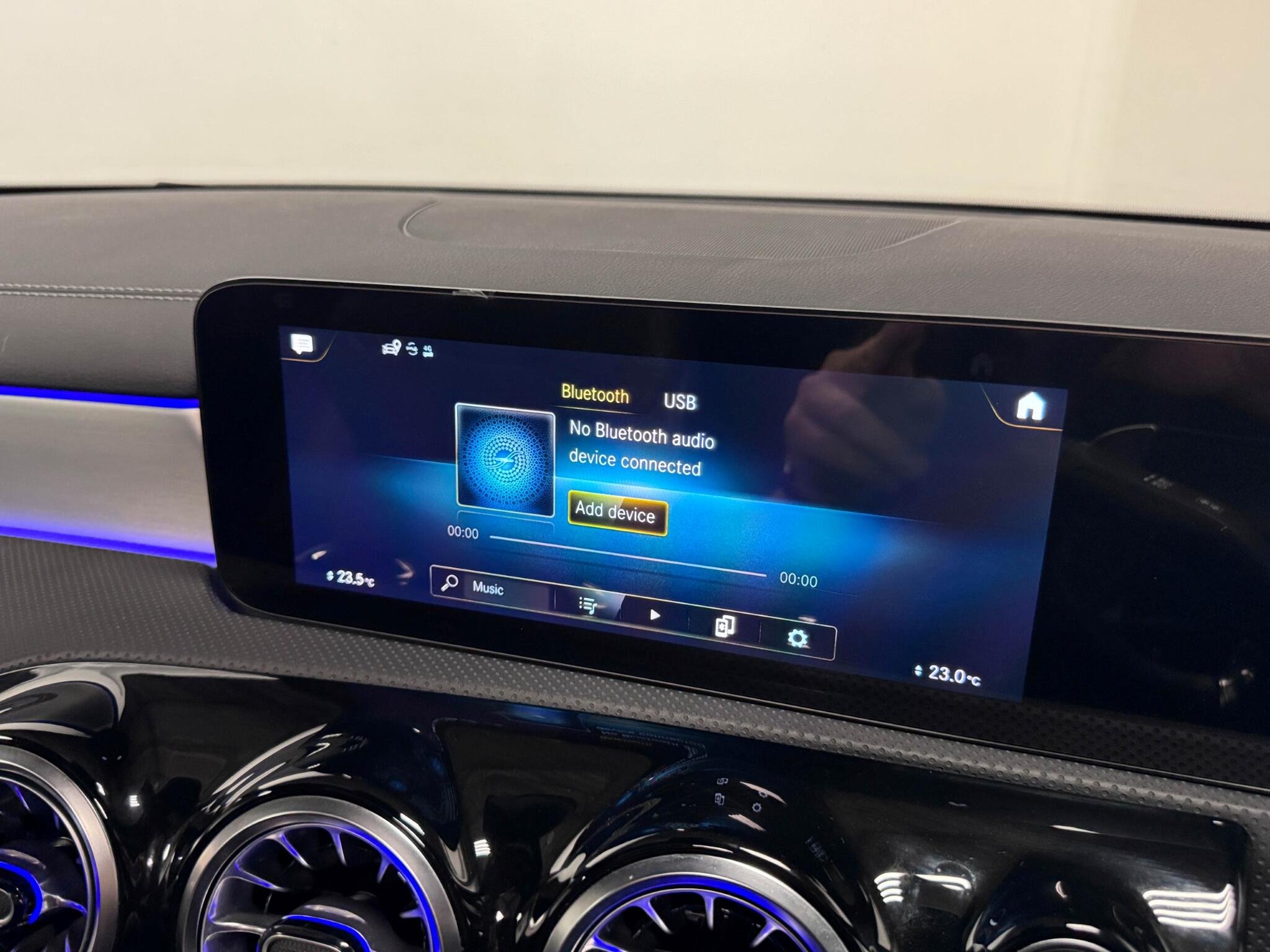 Mercedes-Benz Cla view 41