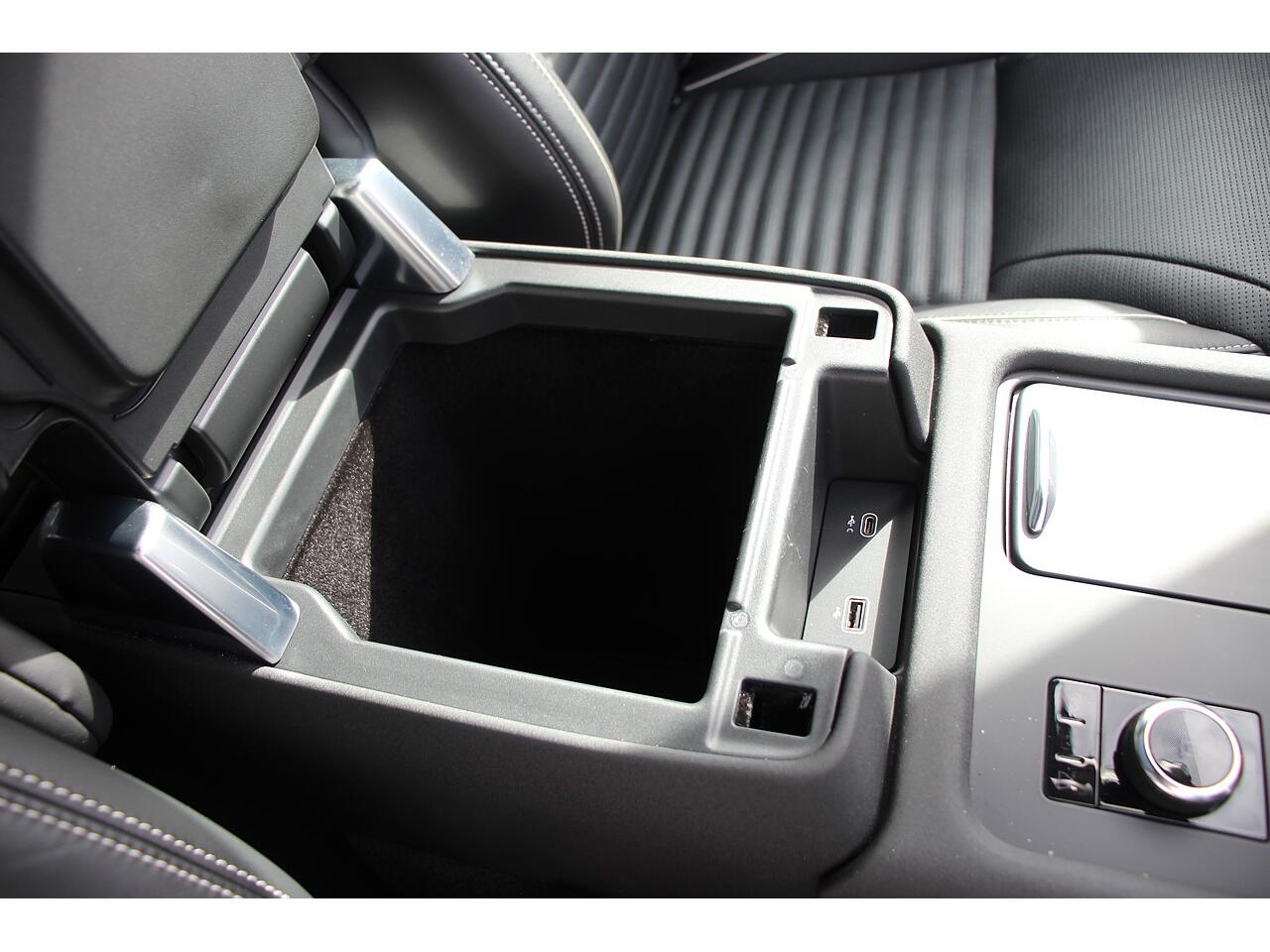 Land Rover Discovery view 48