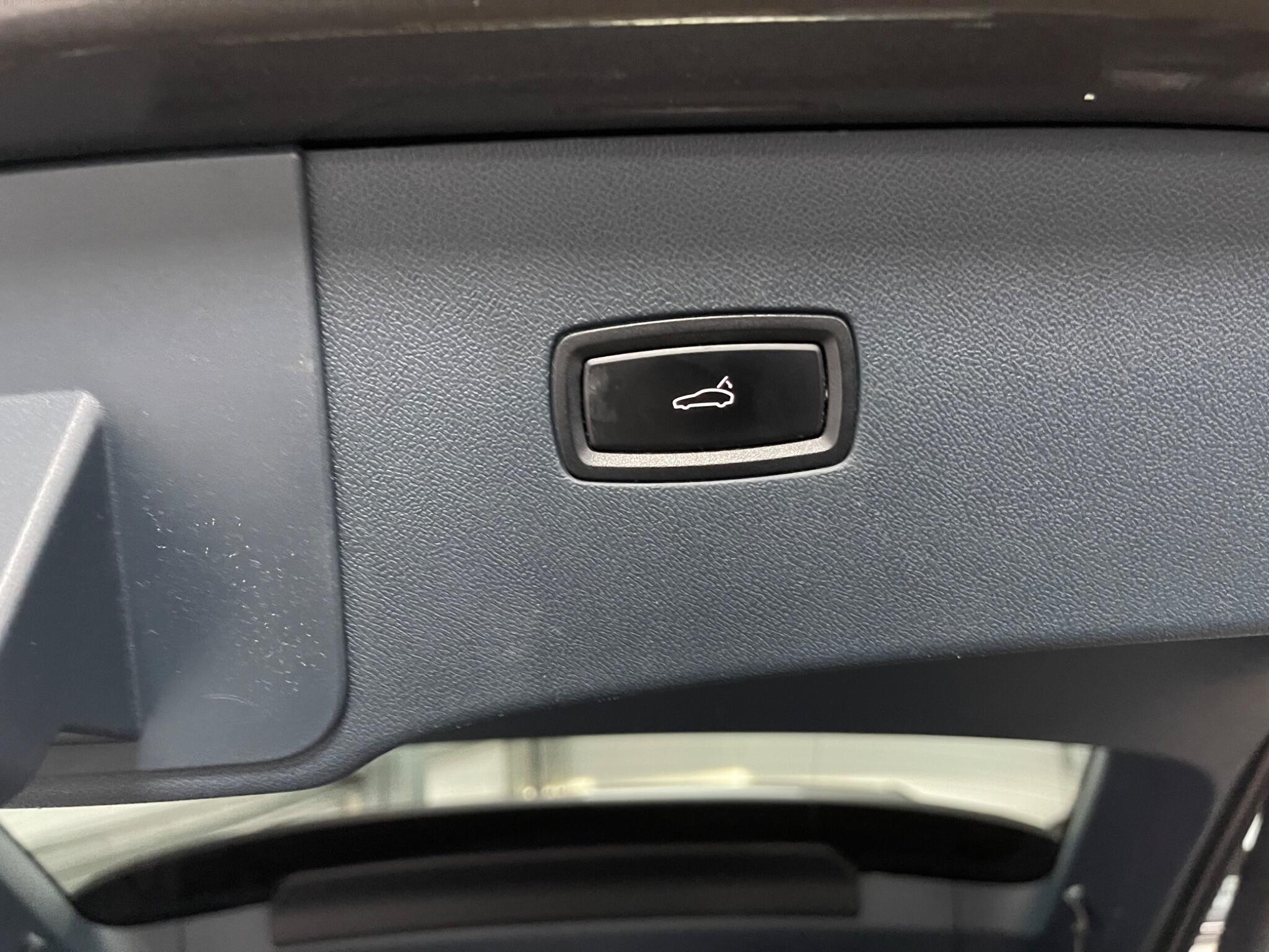 Porsche Cayenne view 41