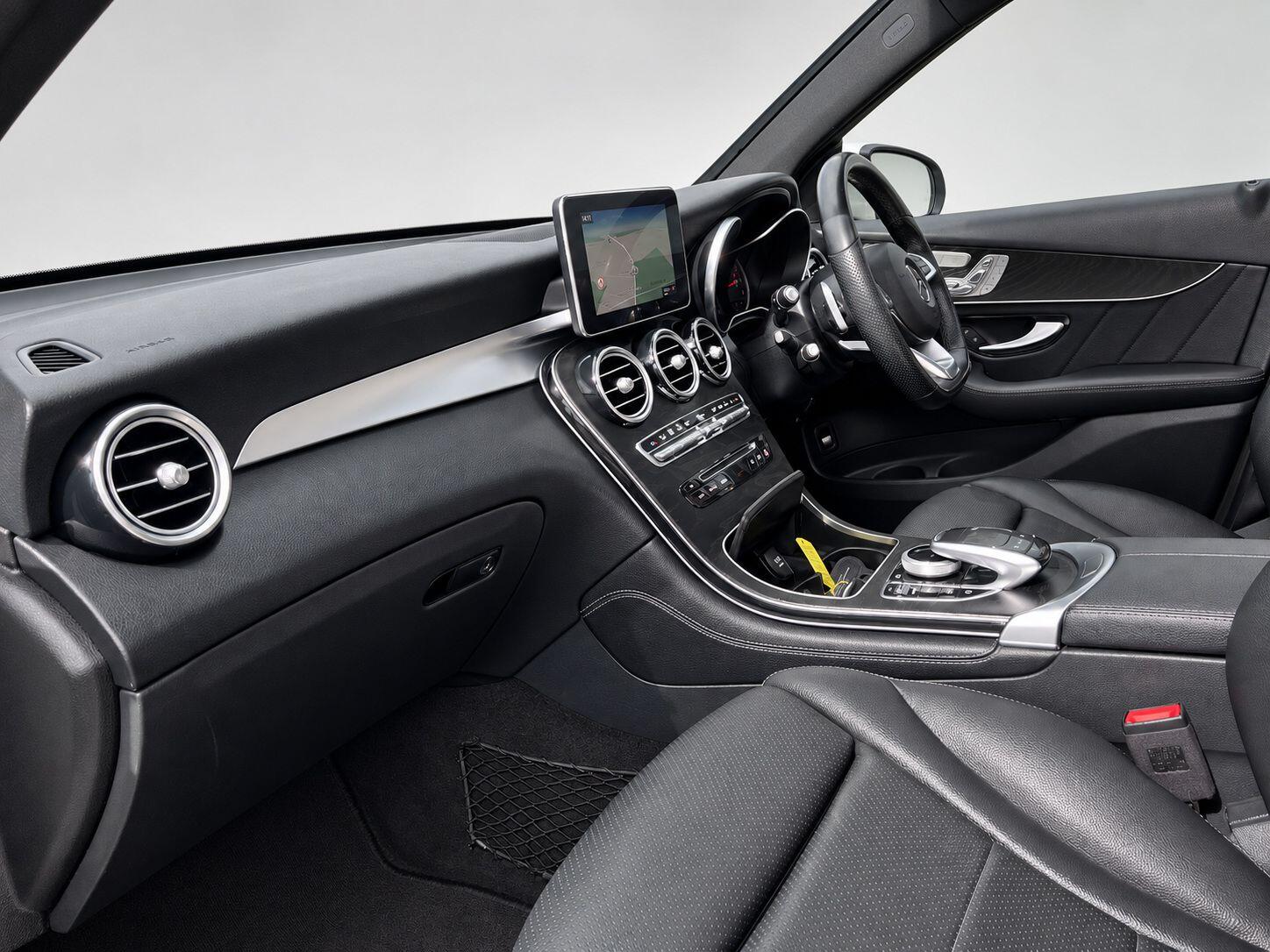 Mercedes-Benz GLC view 38