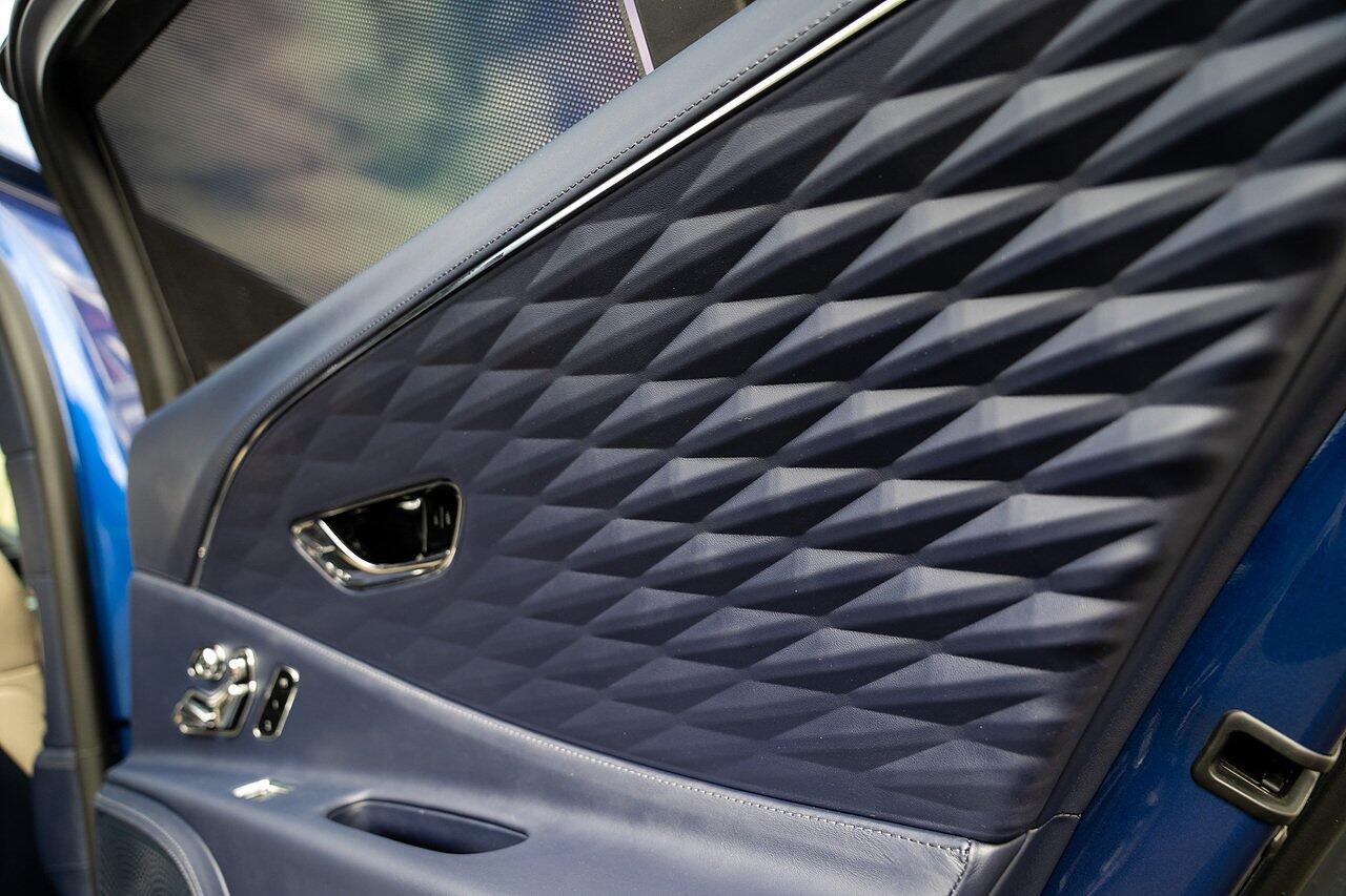 Bentley Flying Spur view 63