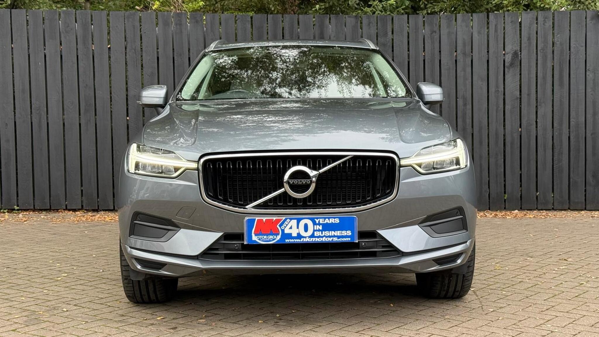 Volvo XC60 view 3