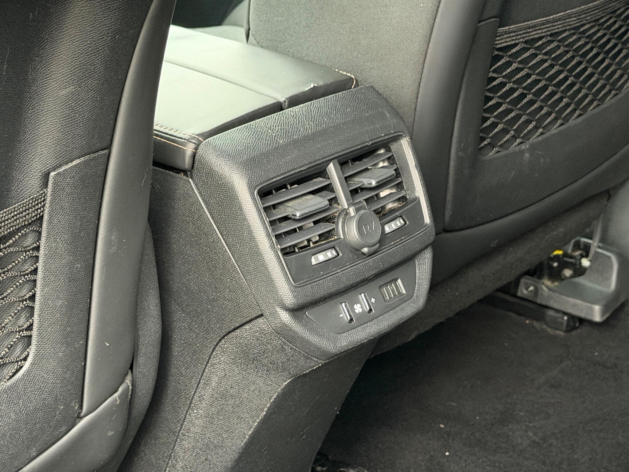Peugeot 5008 view 32