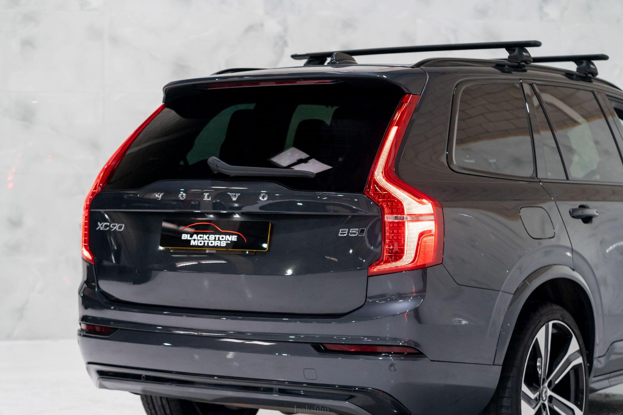 Volvo XC90 view 9