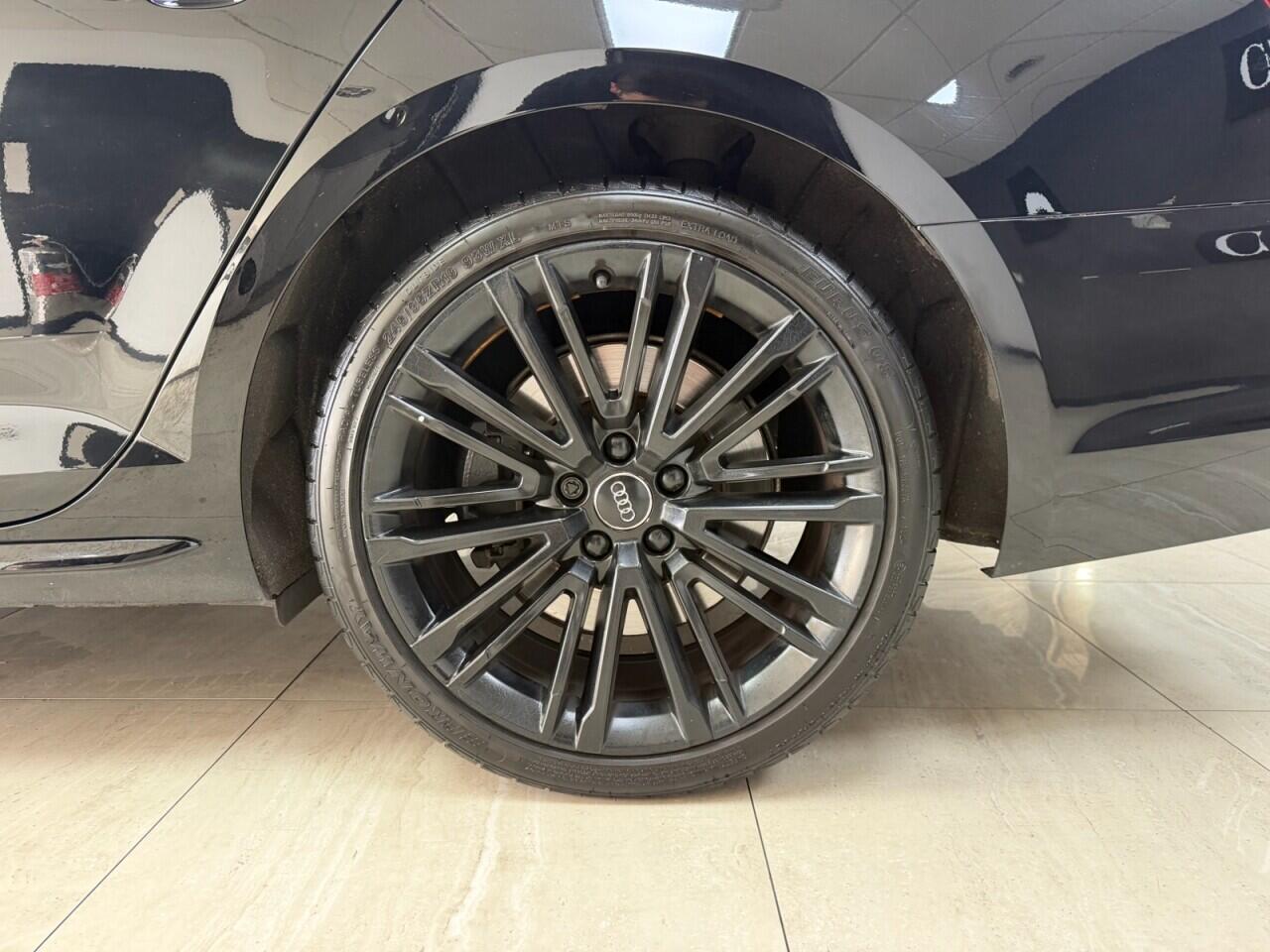 Audi S4 view 12