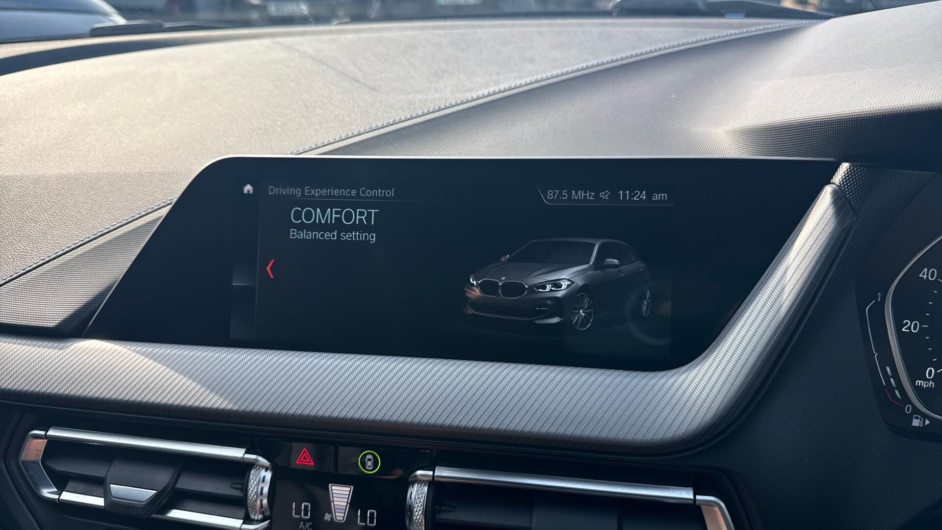 BMW 1 Series view 44