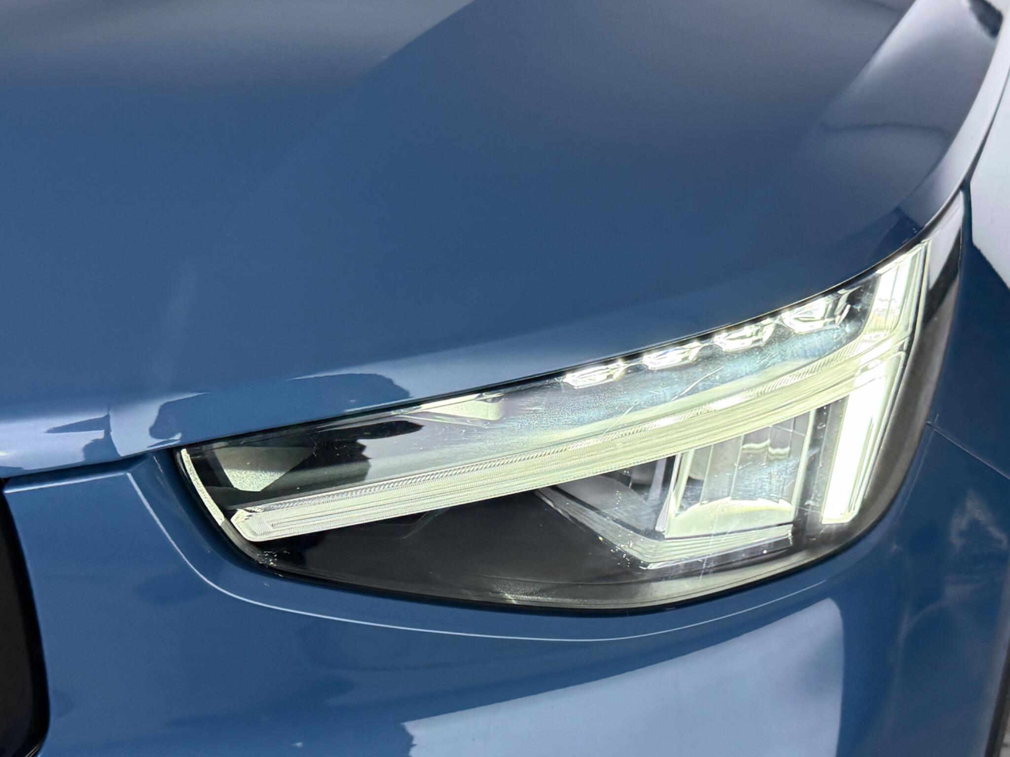 Volvo XC40 view 4