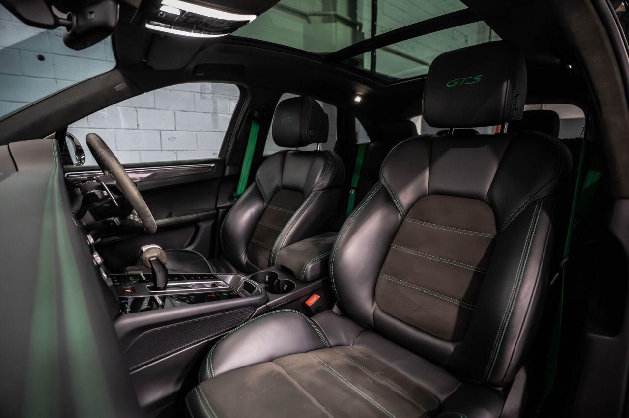 Porsche Macan view 27