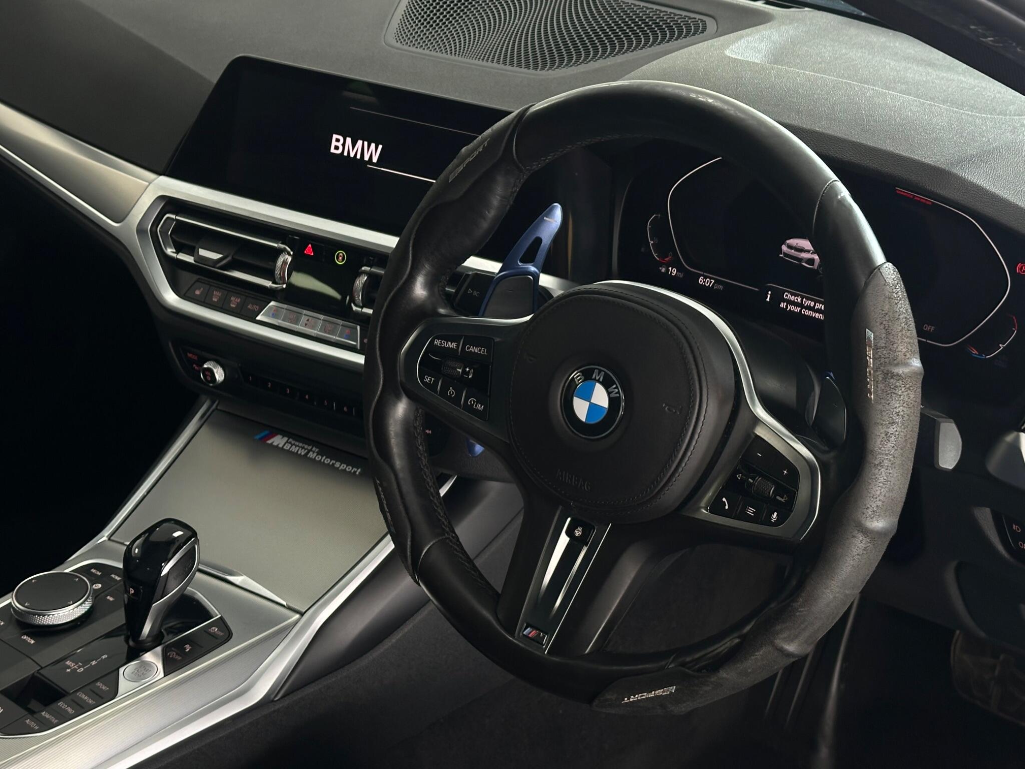 BMW 3 Series view 16