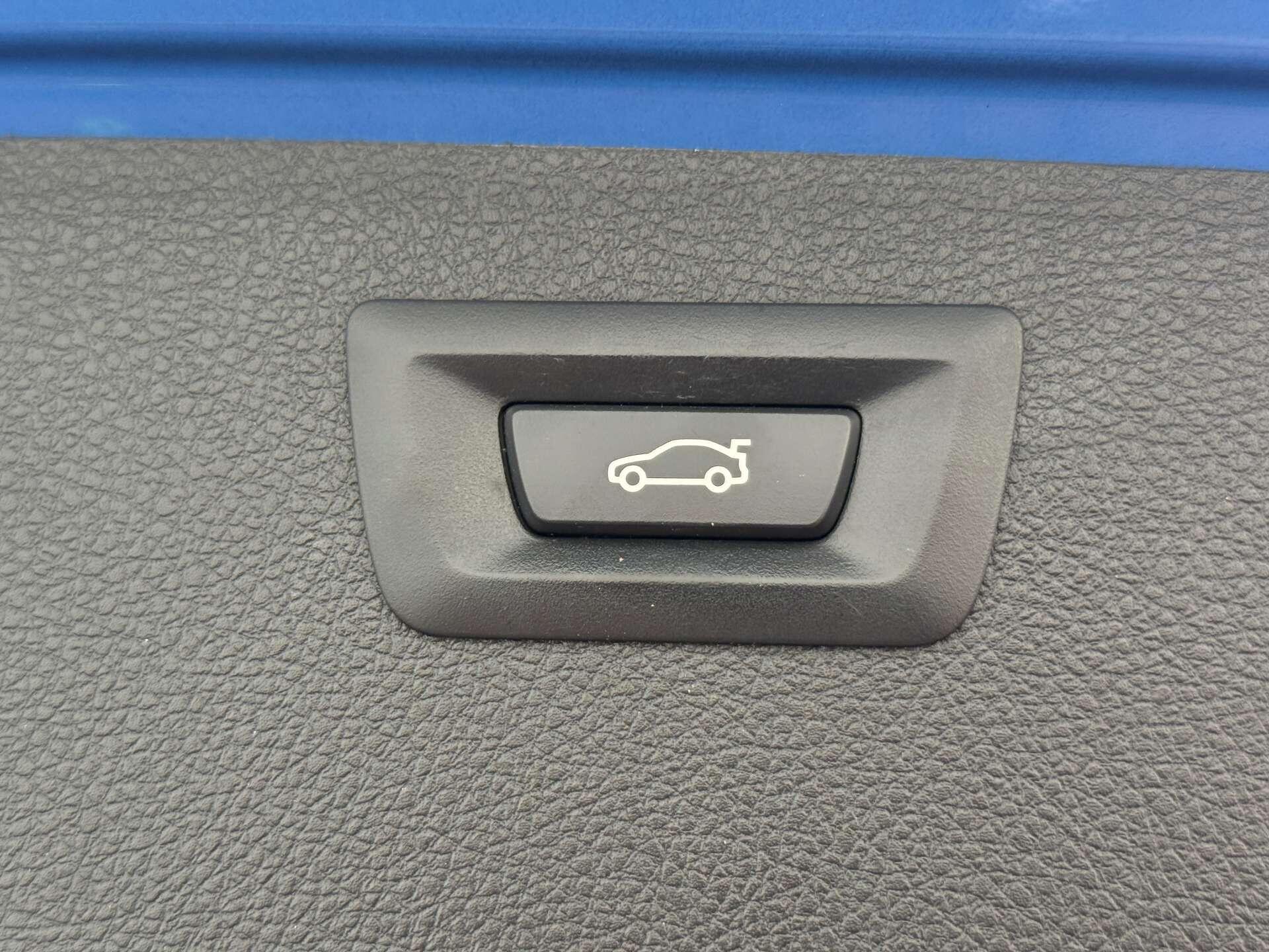 BMW 3 Series view 48