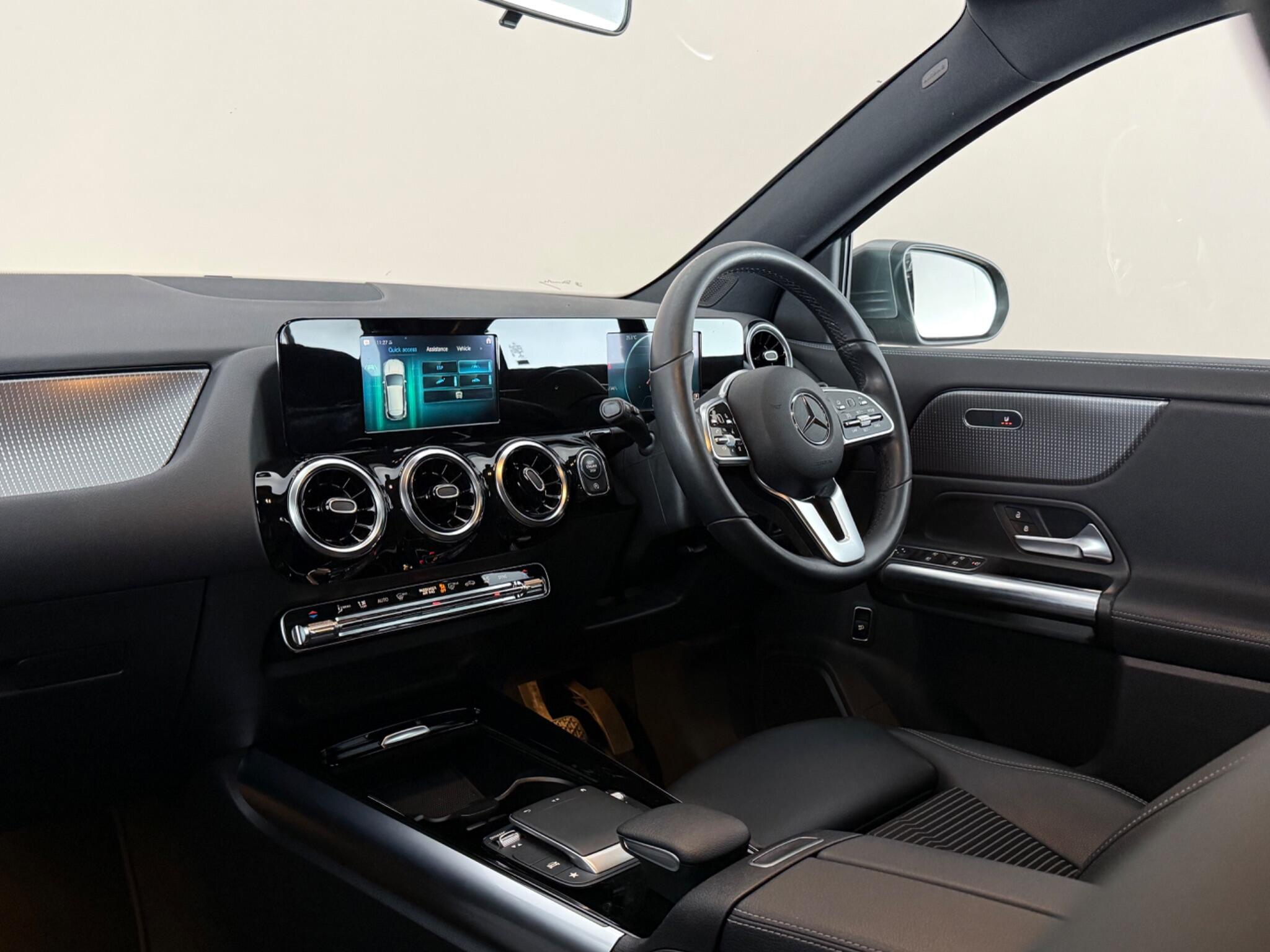 Mercedes-Benz Gla view 4