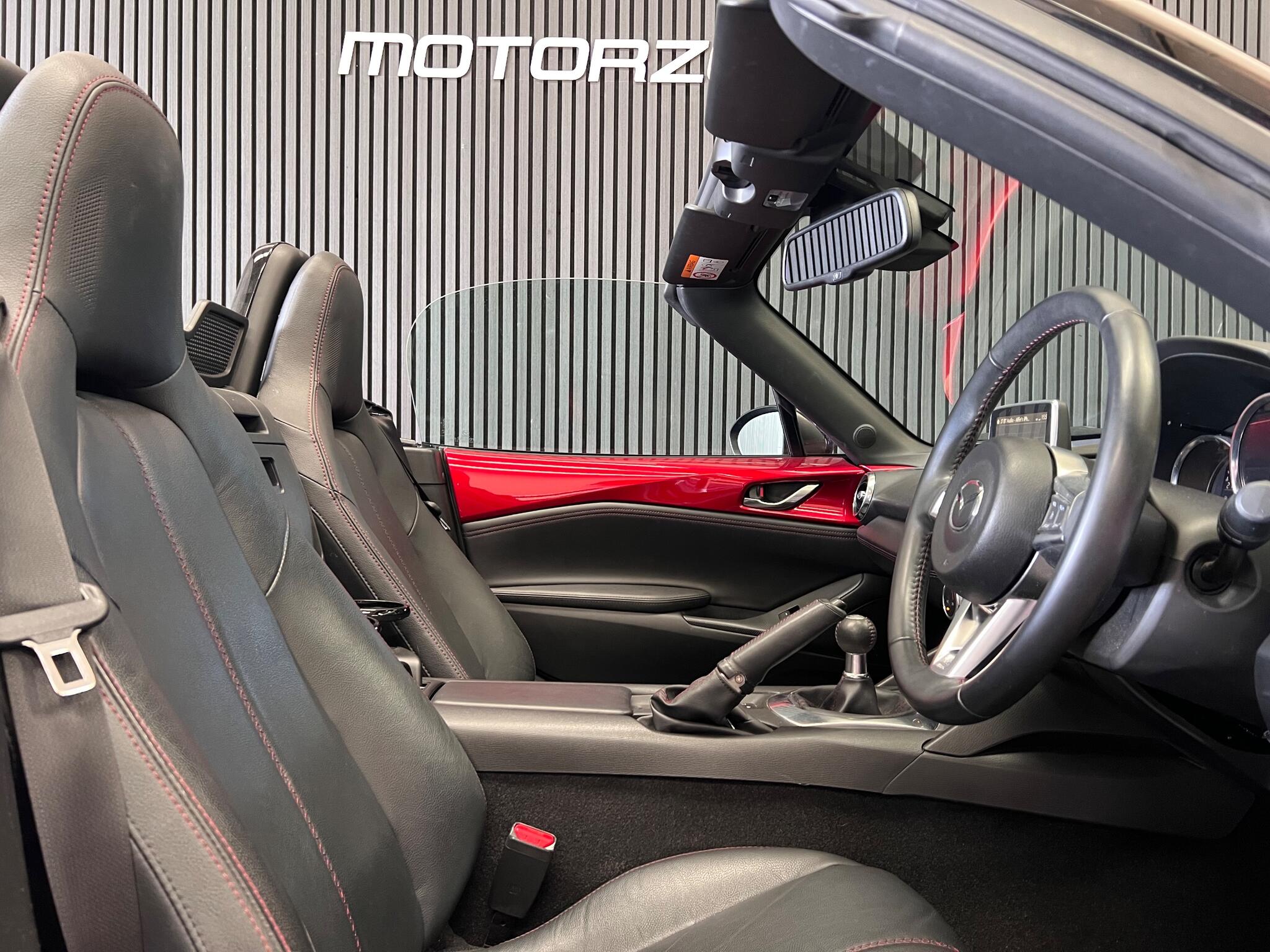 Mazda MX-5 view 13