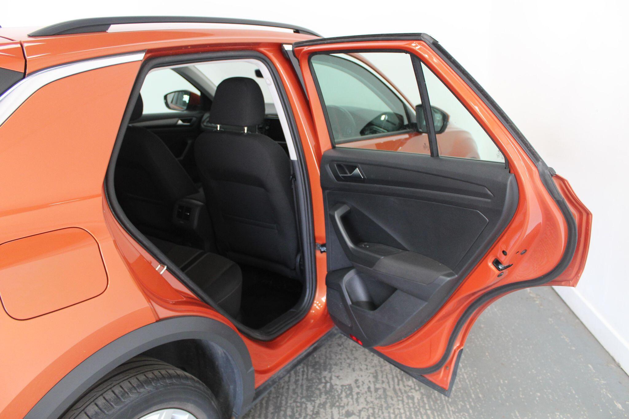 Volkswagen T-Roc view 25