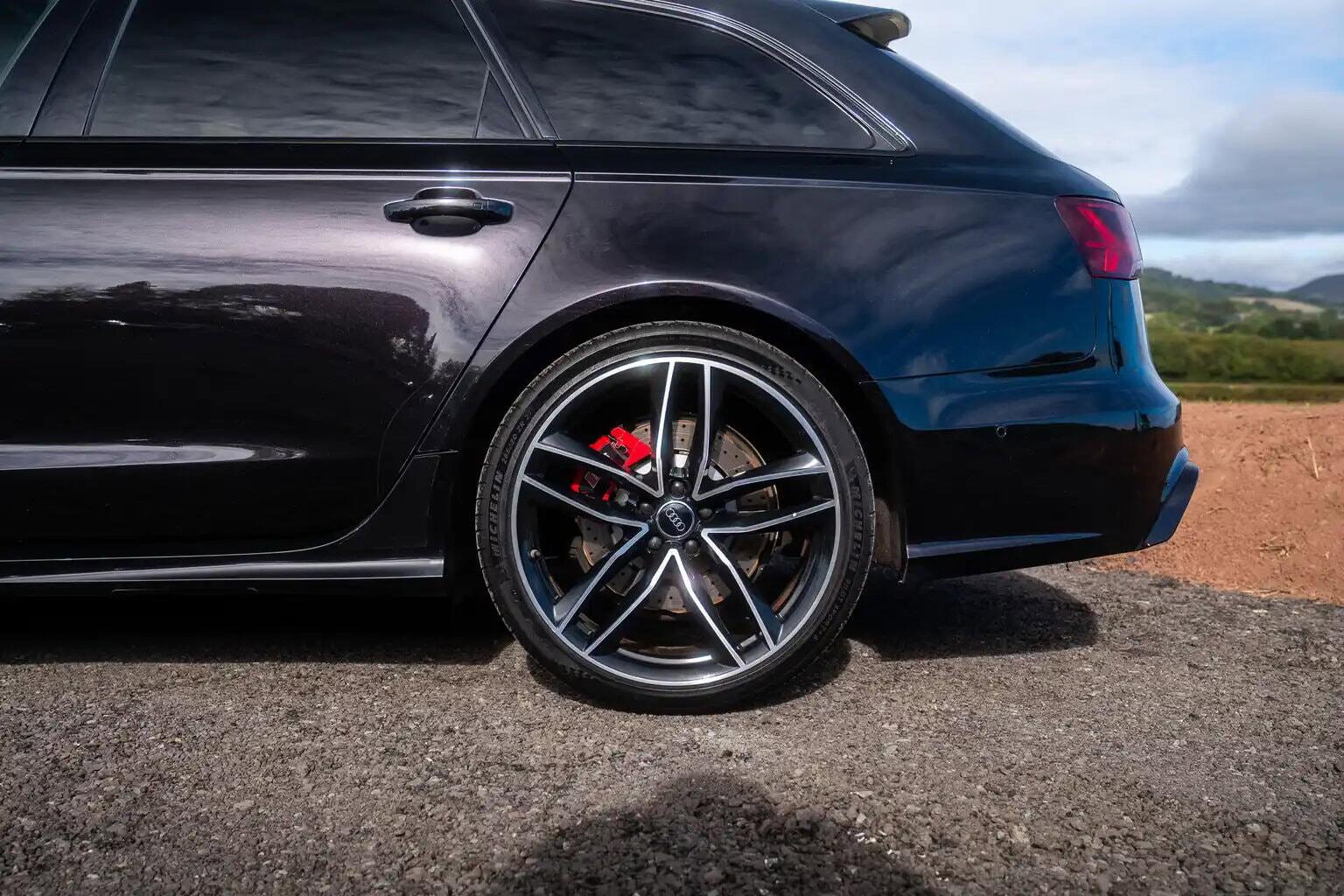 Audi RS6 view 12