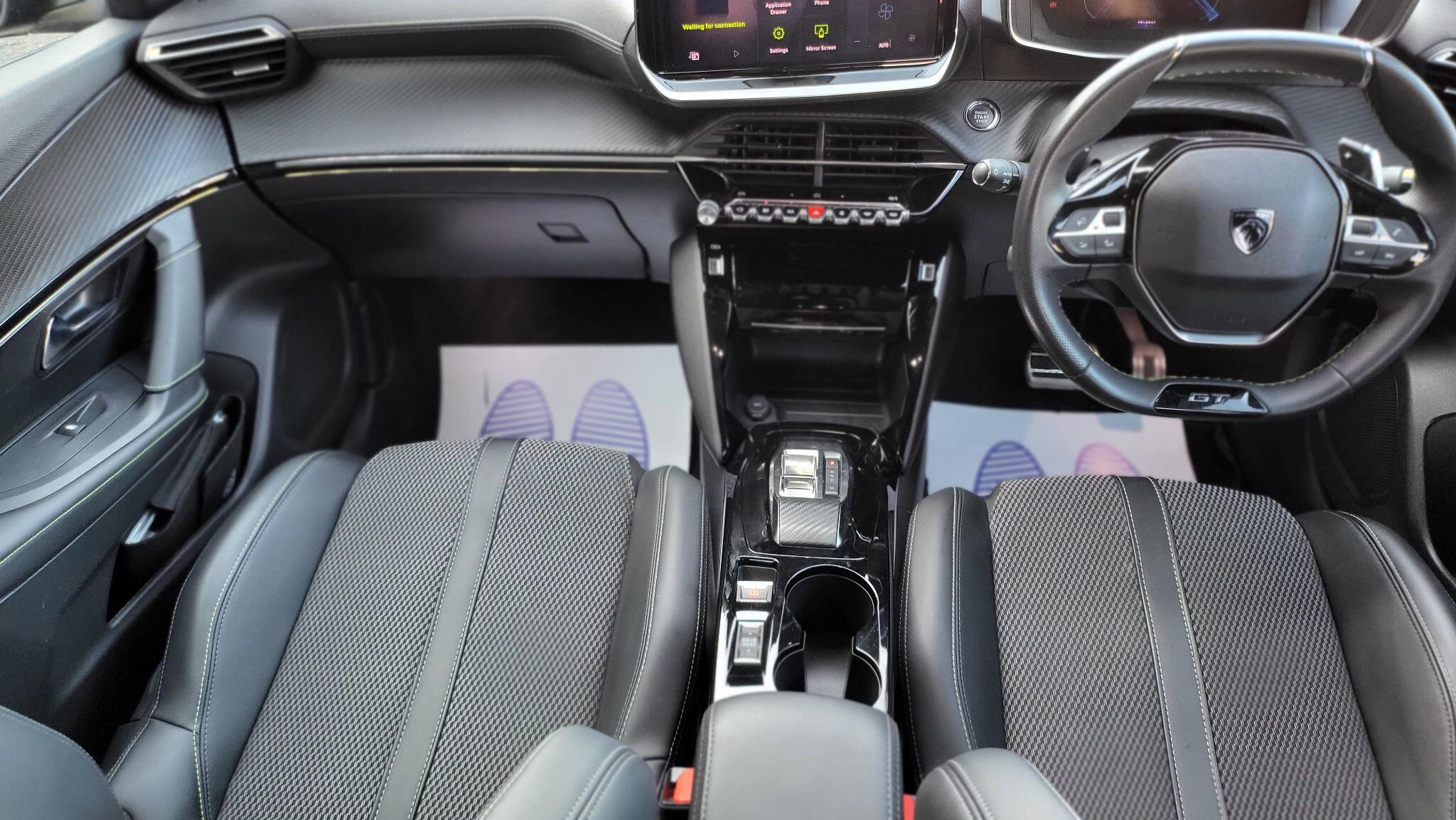 Peugeot 2008 view 10