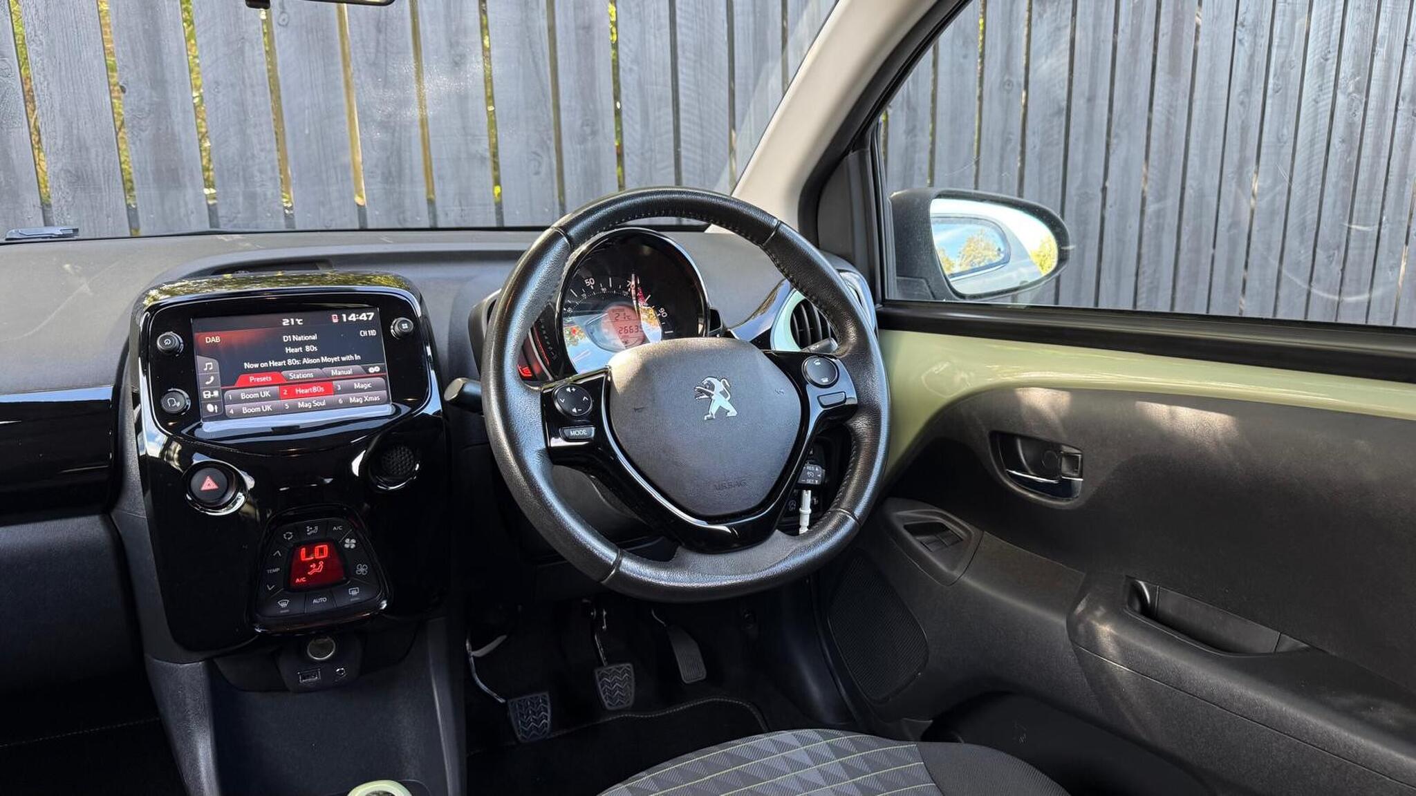 Peugeot 108 view 14
